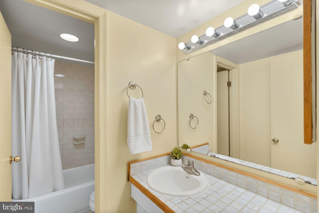 Real estate listing preview #16