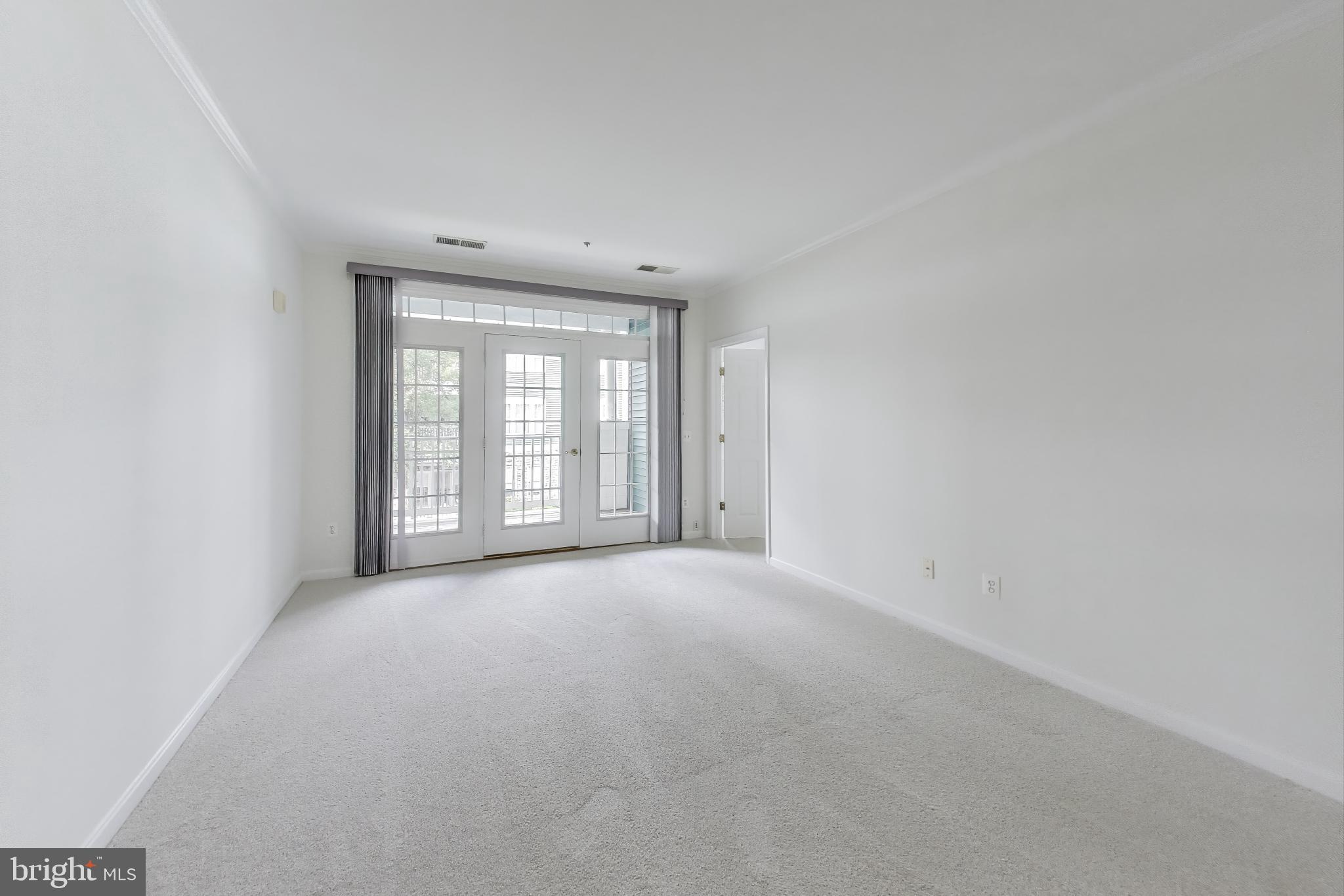 Real estate listing preview #8