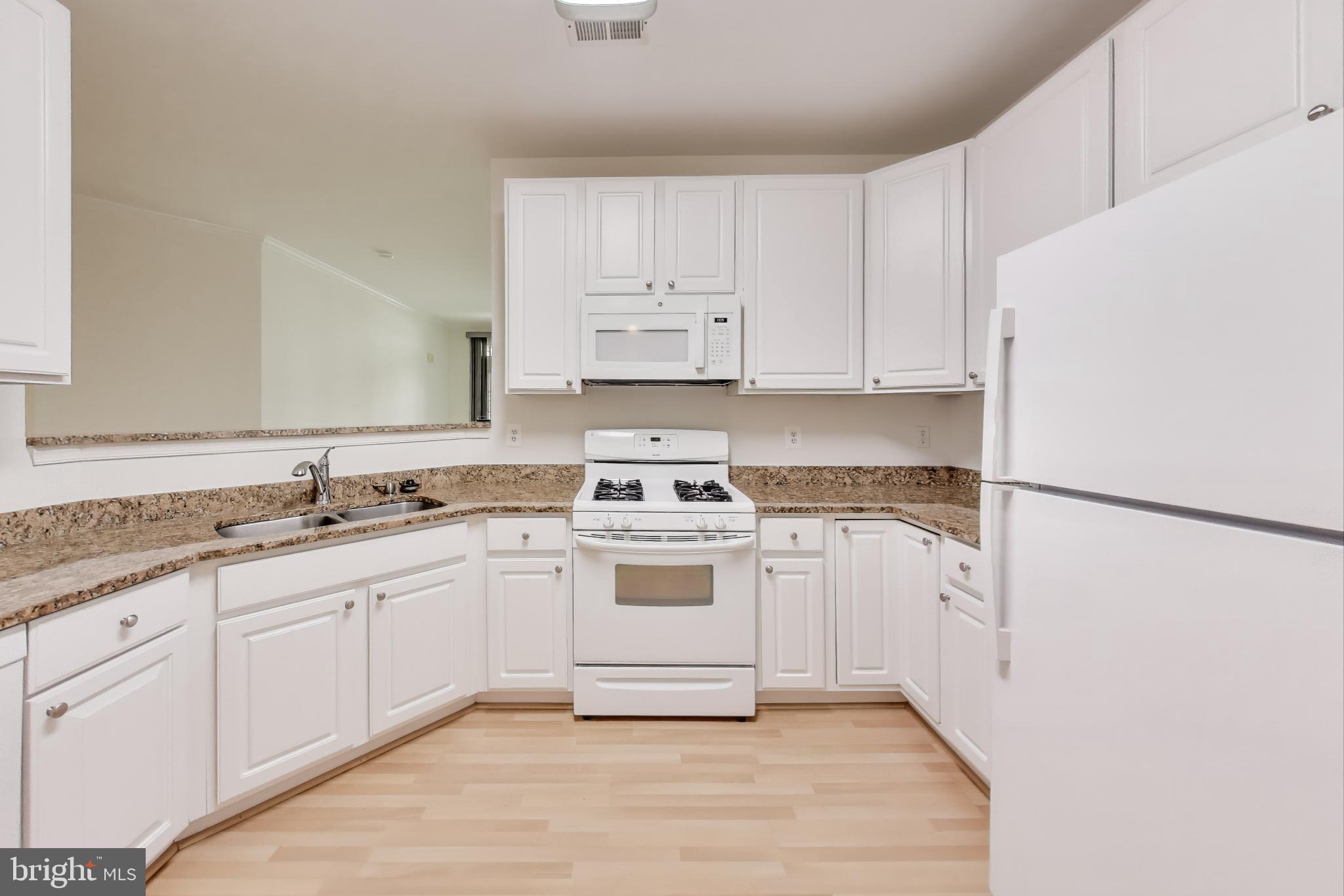 Real estate listing preview #12