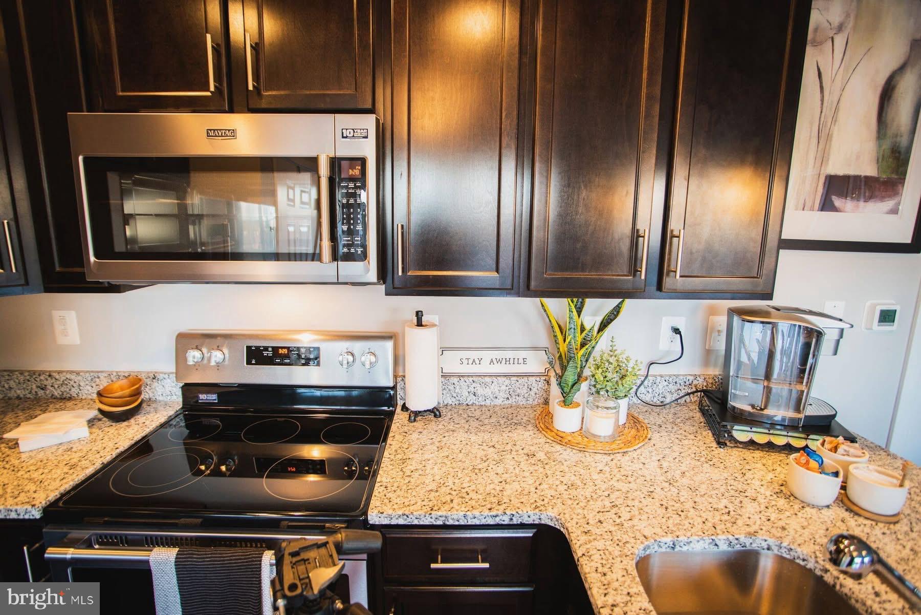 Real estate listing preview #8