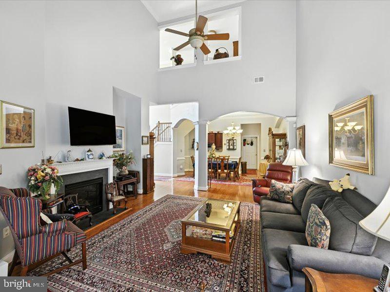 Real estate listing preview #8