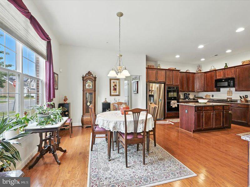 Real estate listing preview #6