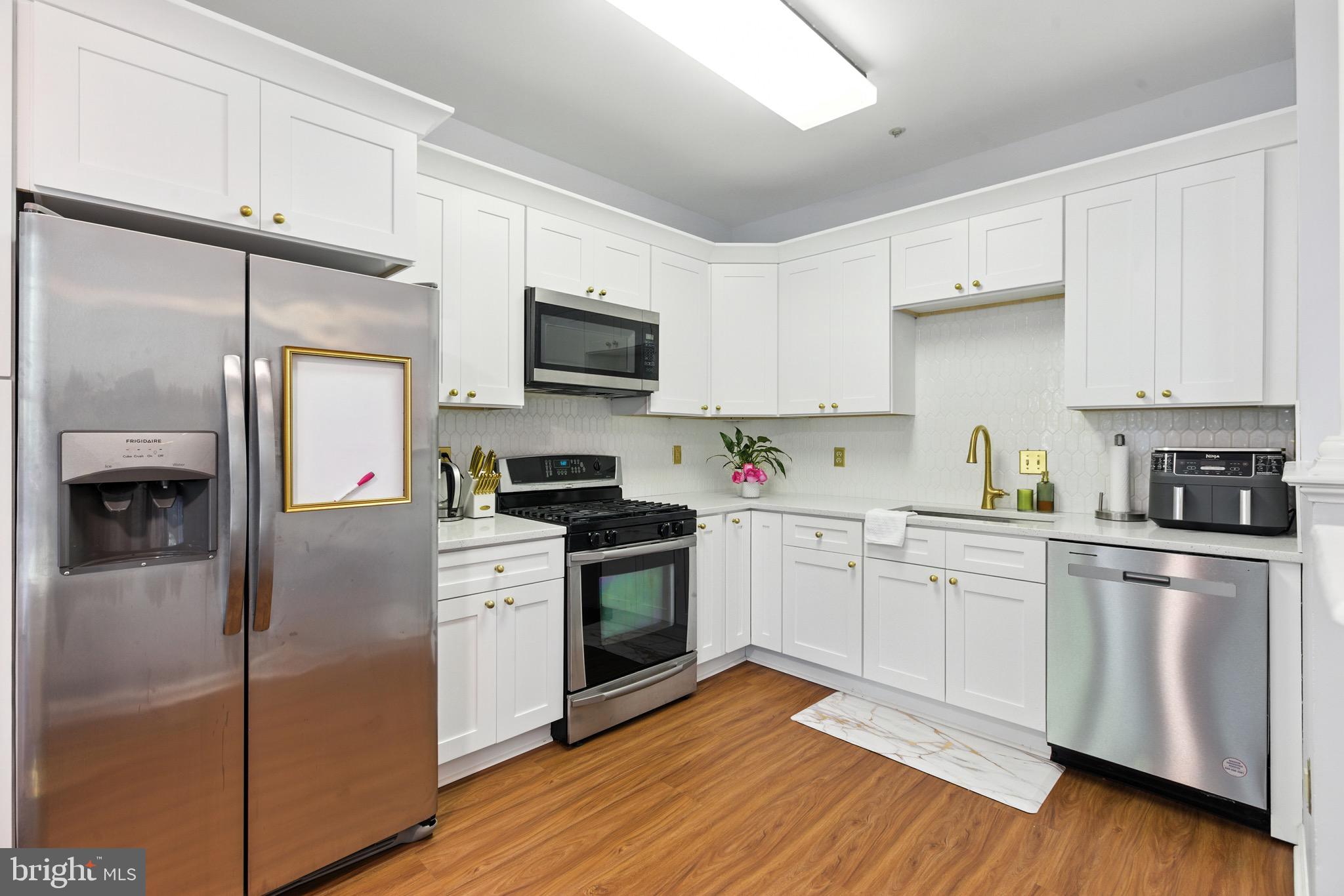 Real estate listing preview #11