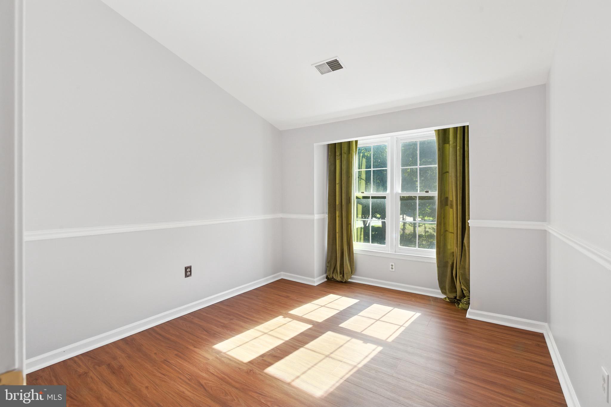 Real estate listing preview #14