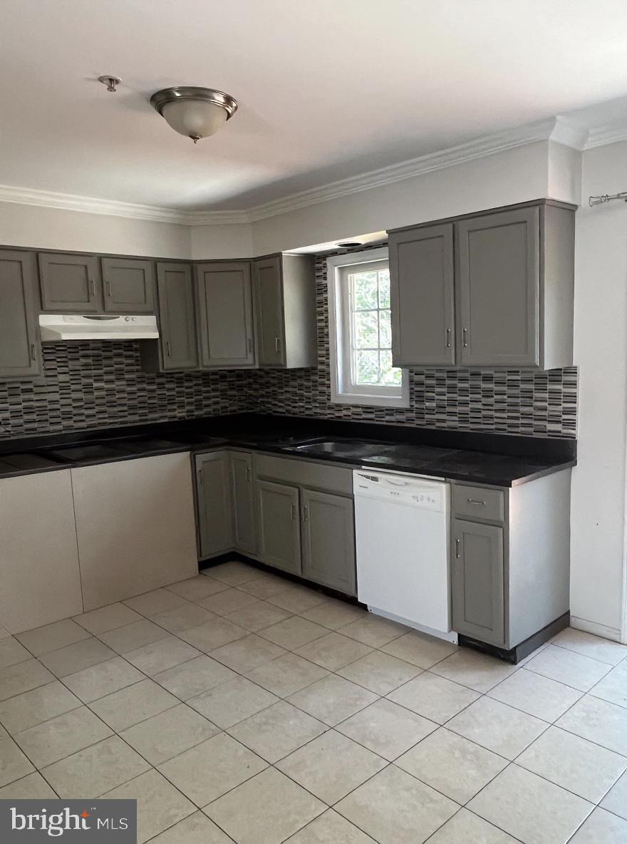 Real estate listing preview #4