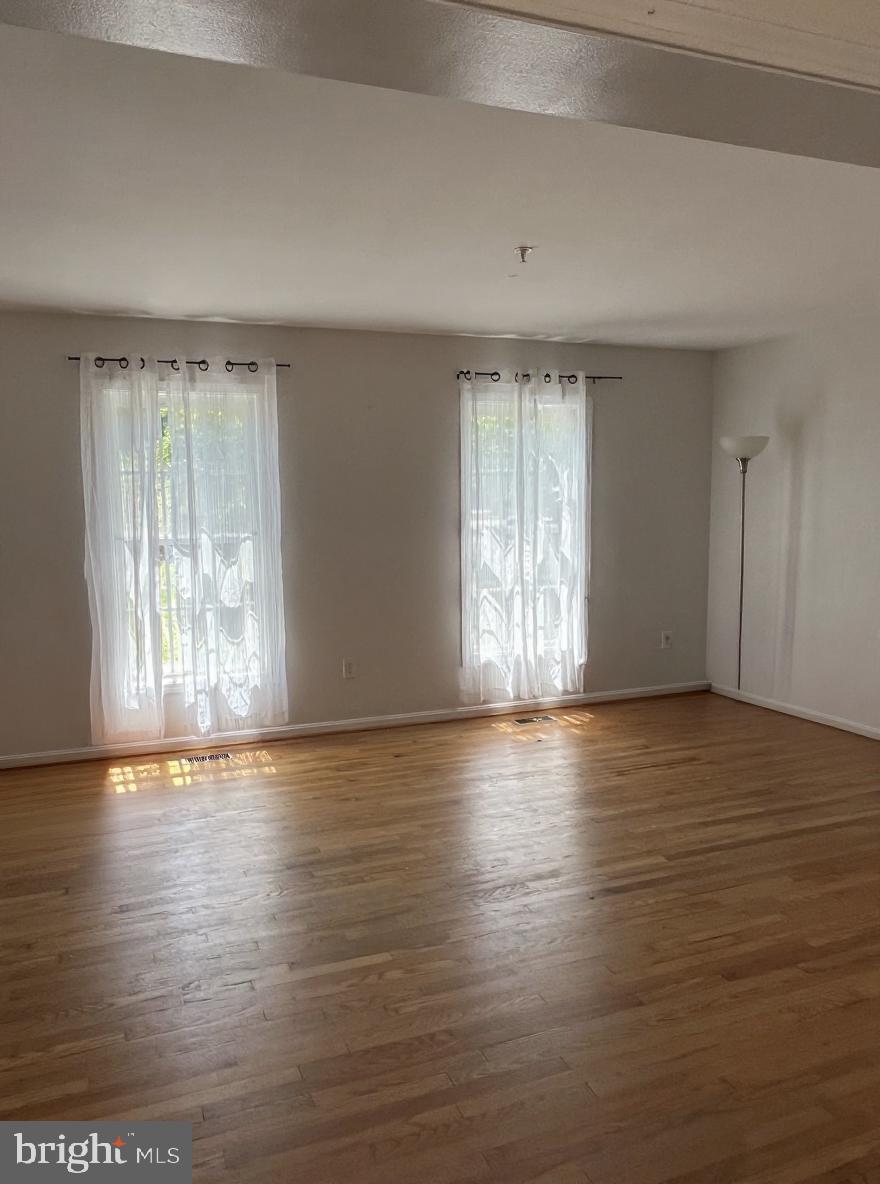 Real estate listing preview #3