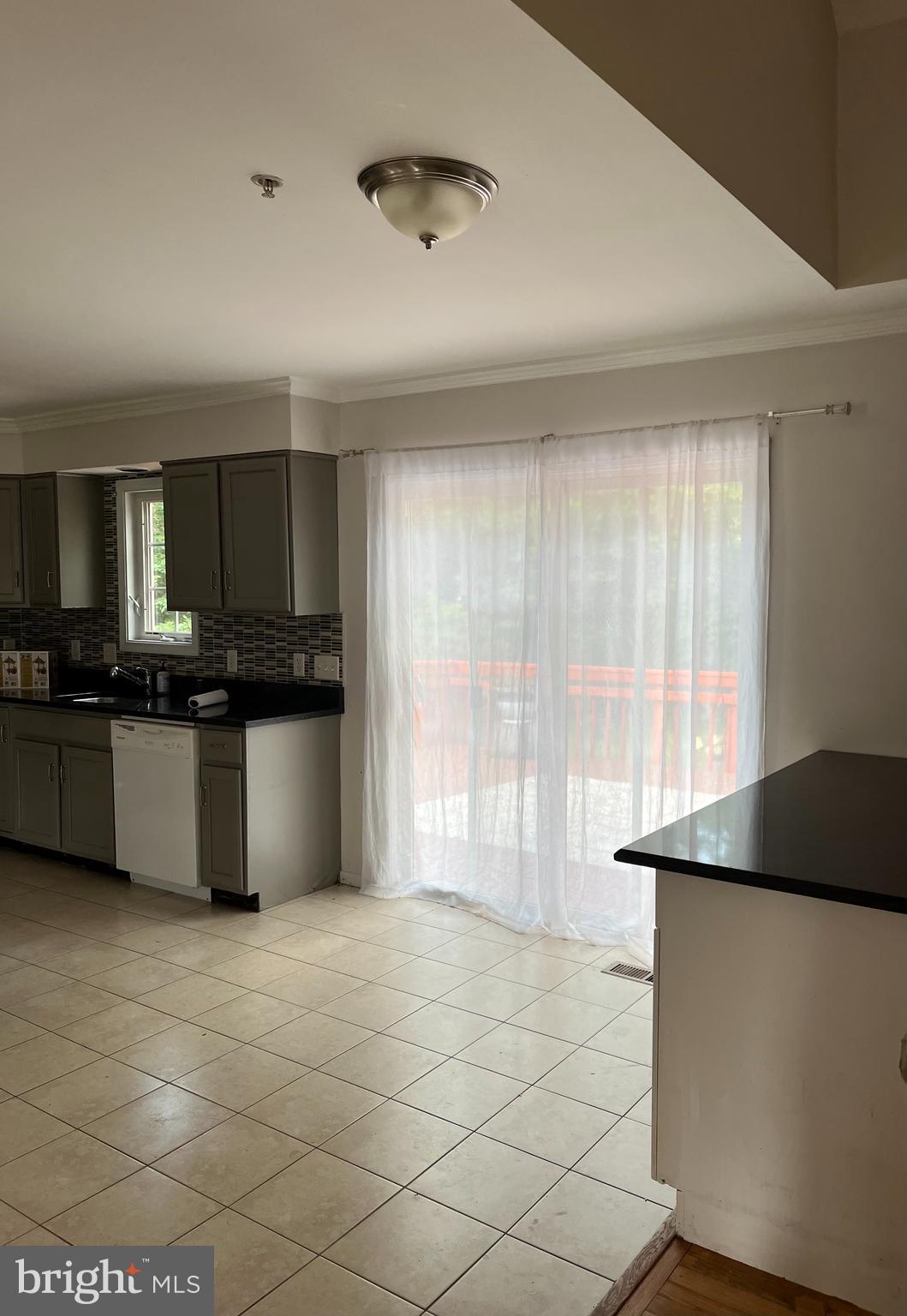 Real estate listing preview #5