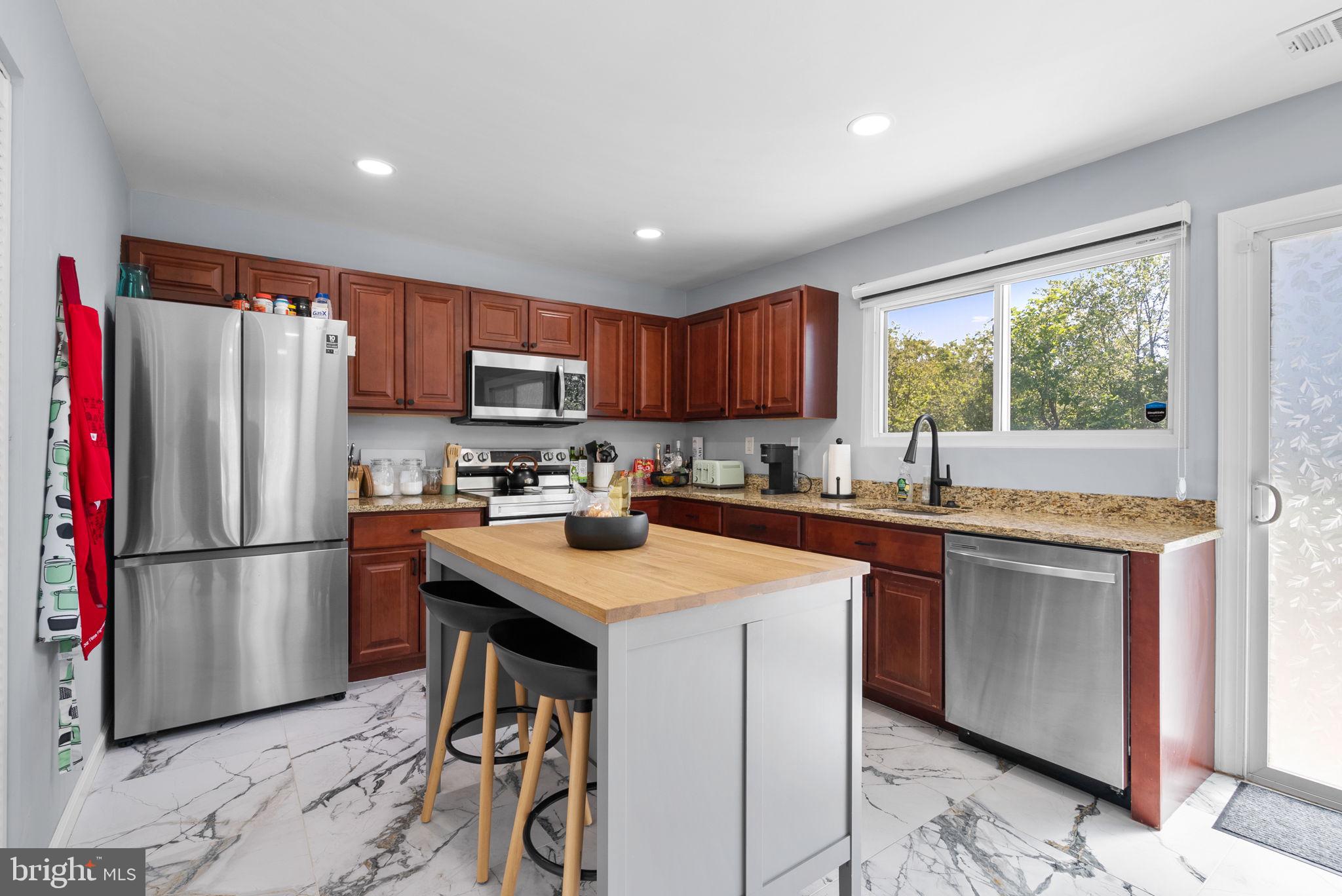 Real estate listing preview #12