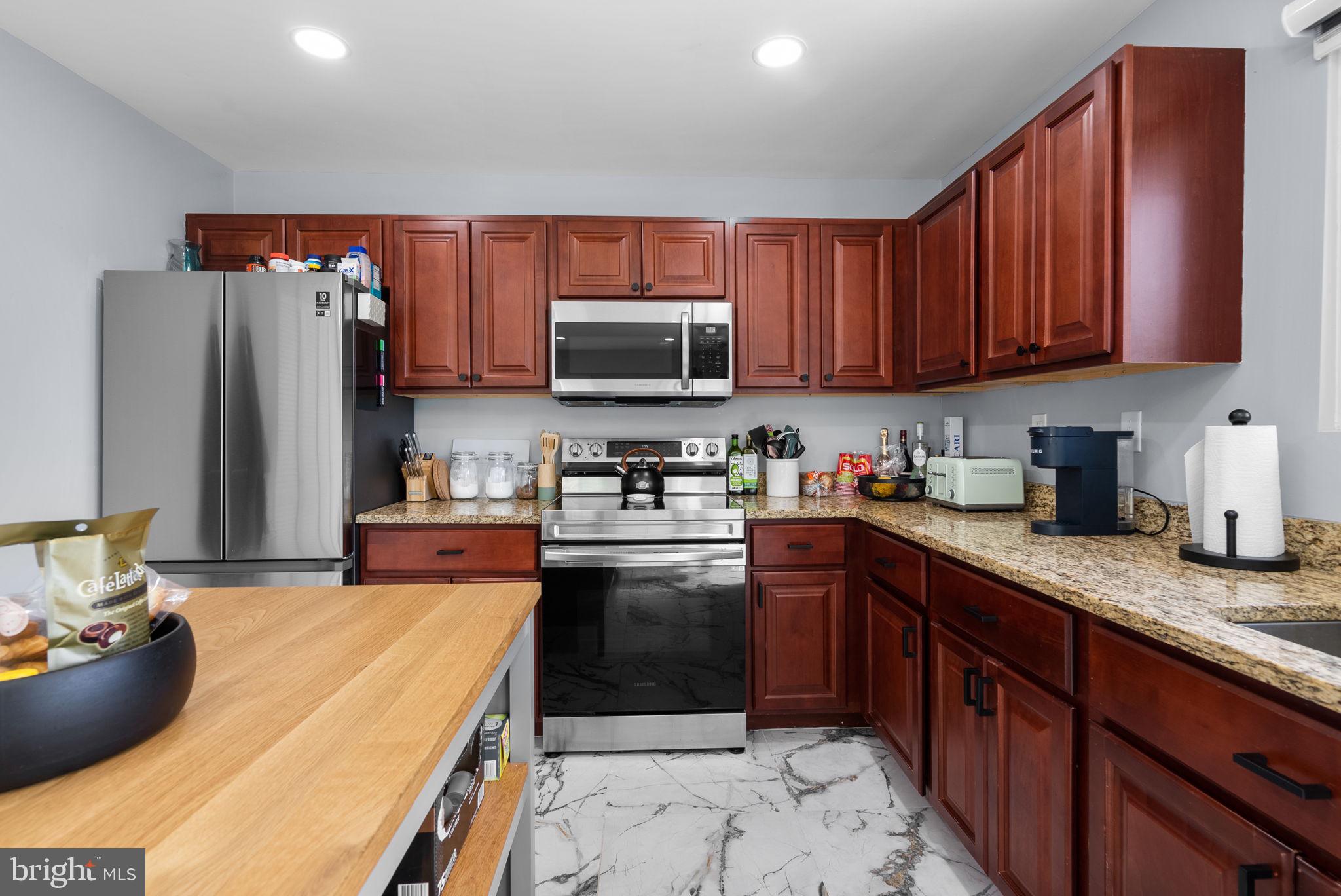 Real estate listing preview #14