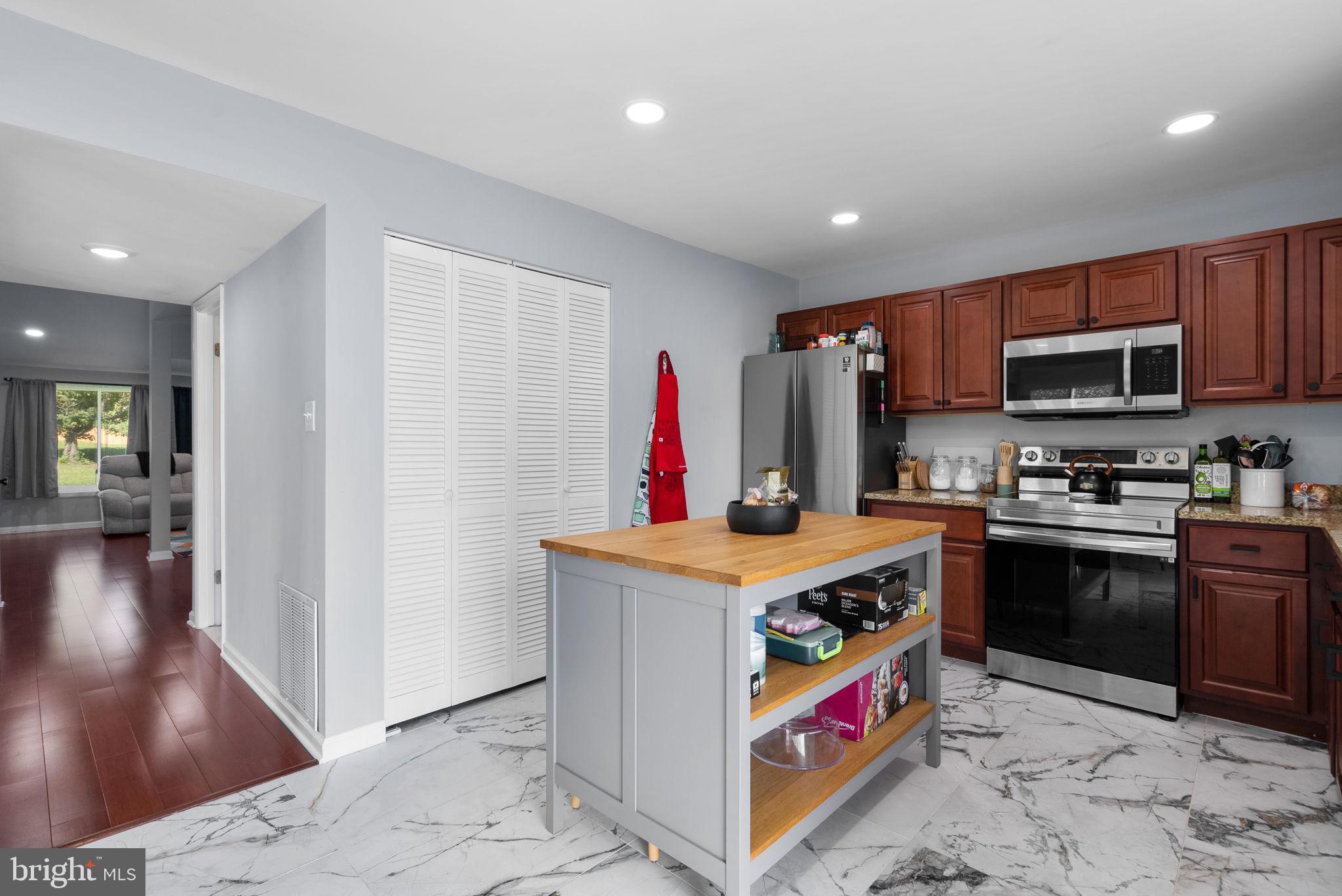 Real estate listing preview #13