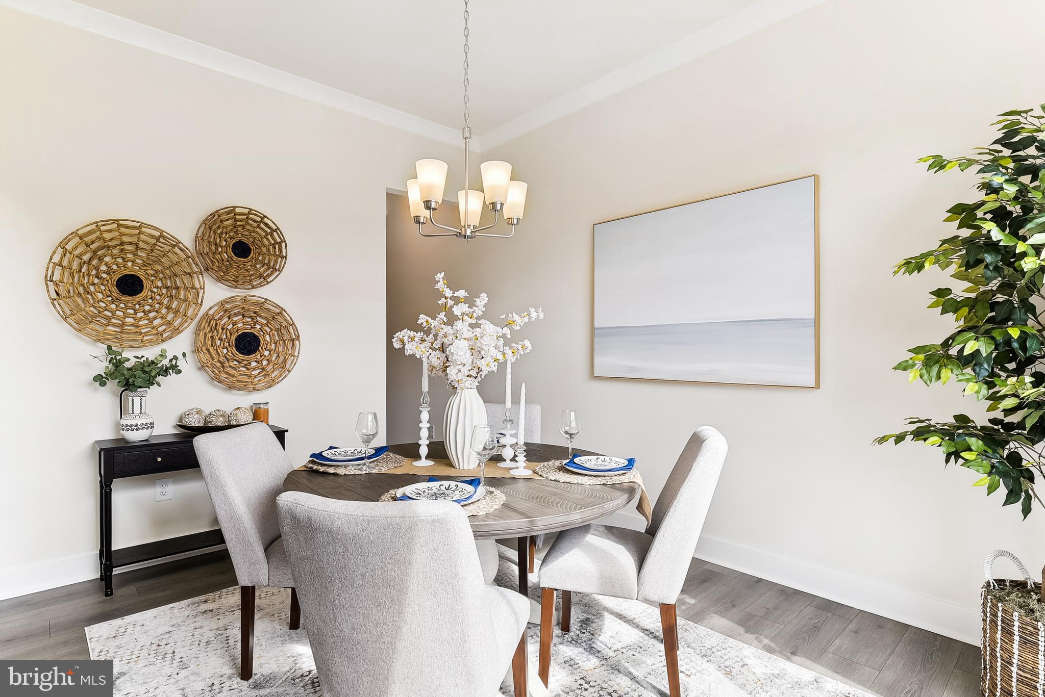 Real estate listing preview #8