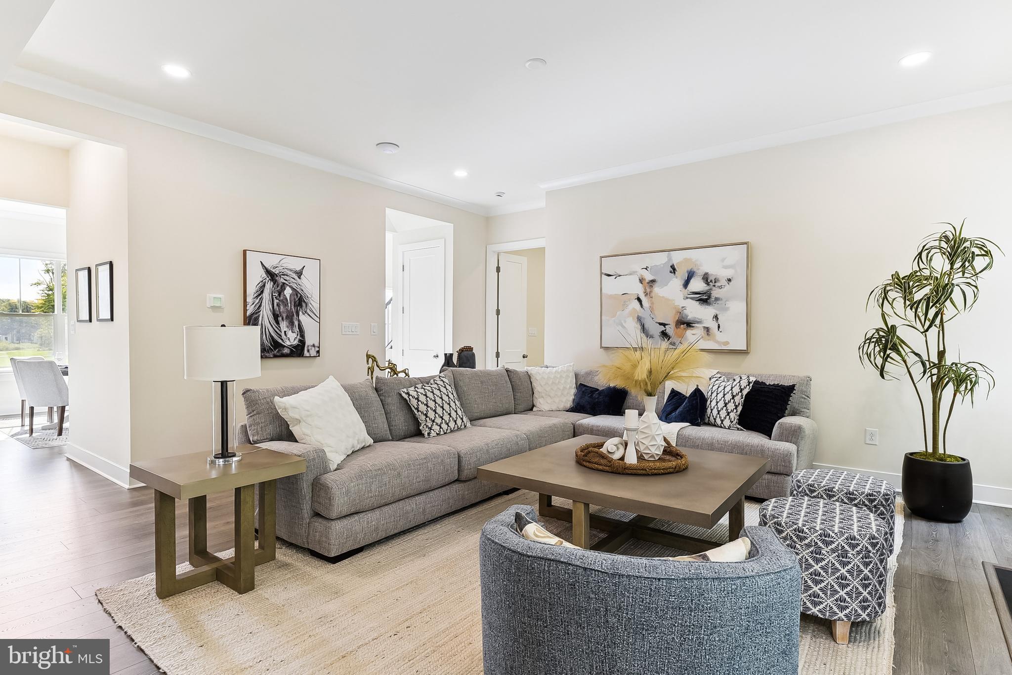 Real estate listing preview #14