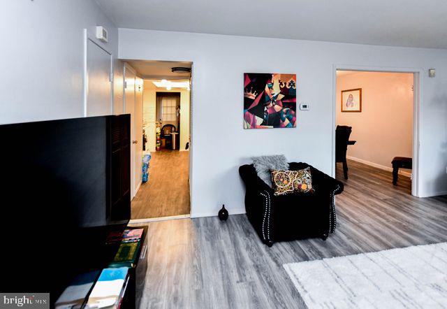 Real estate listing preview #7