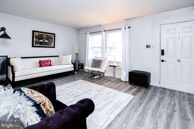 Real estate listing preview #12