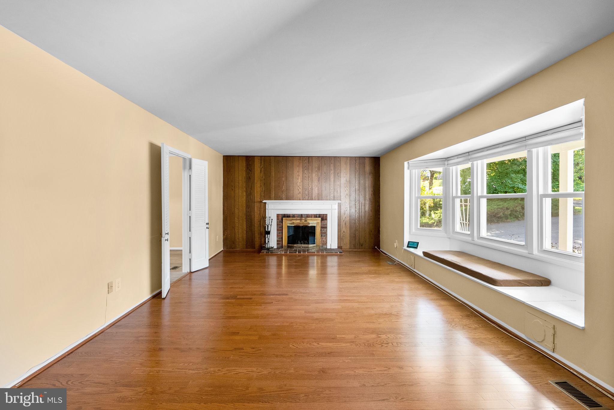 Real estate listing preview #12