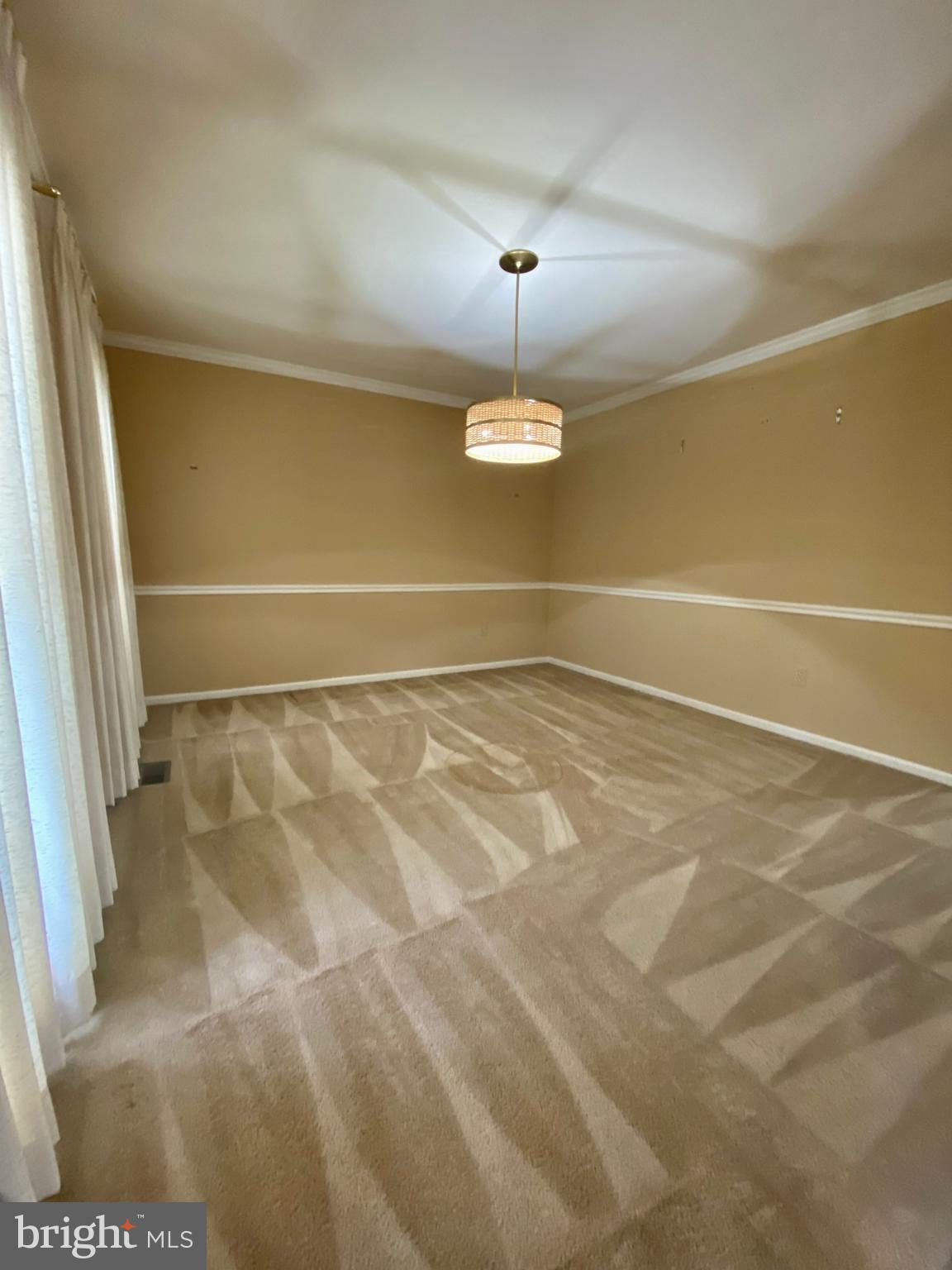 Real estate listing preview #6