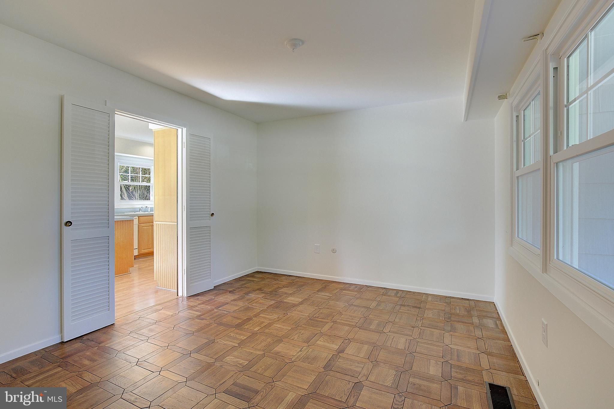 Real estate listing preview #14