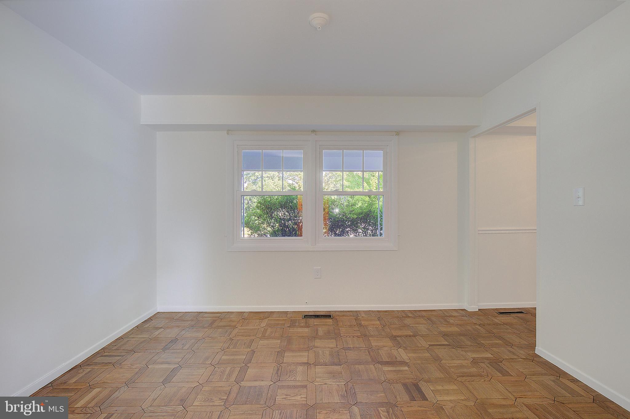 Real estate listing preview #16