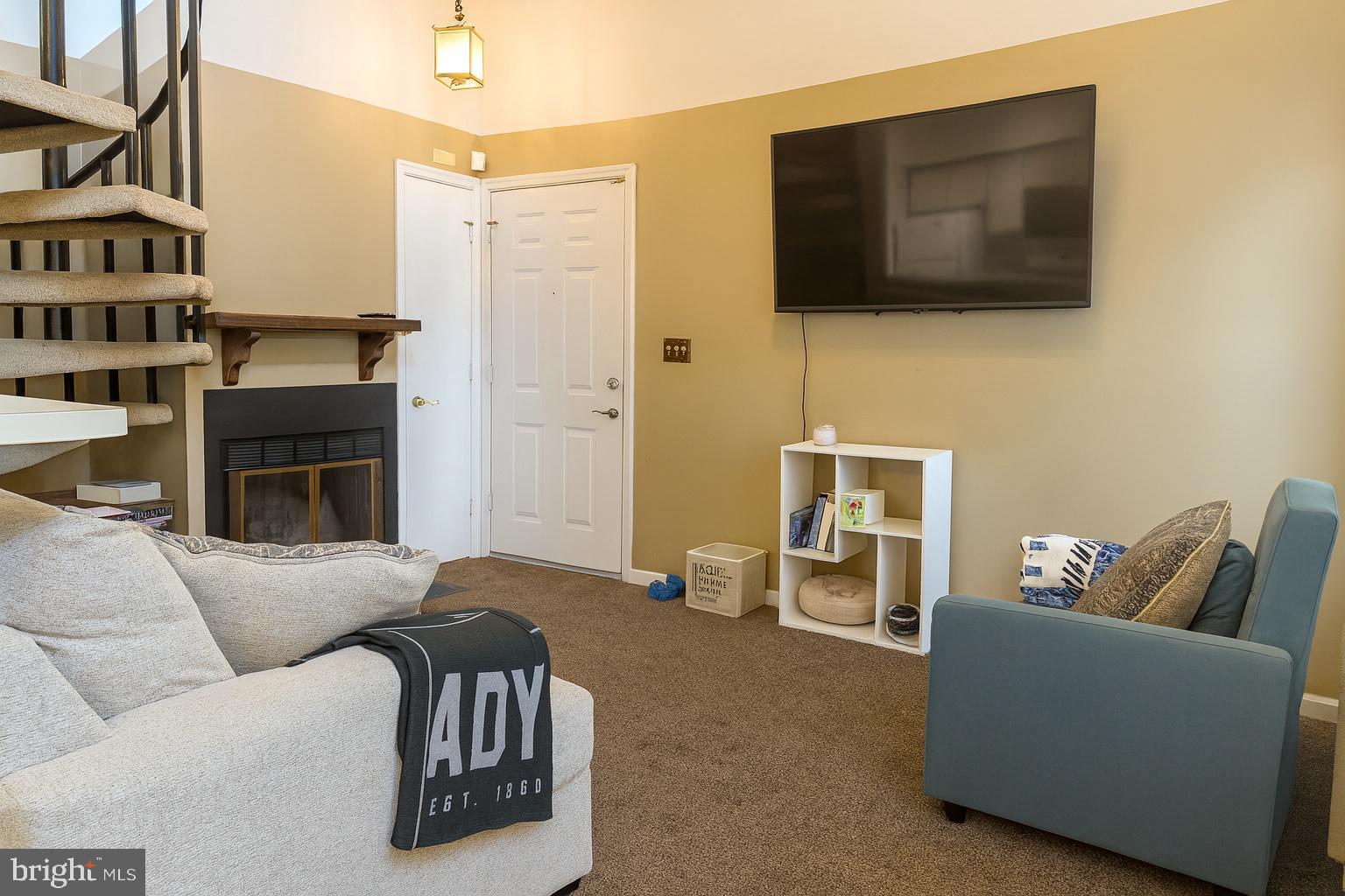 Real estate listing preview #3