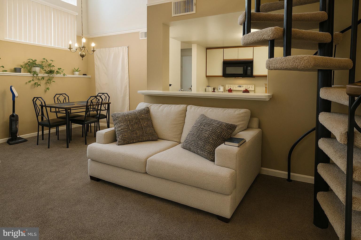 Real estate listing preview #4