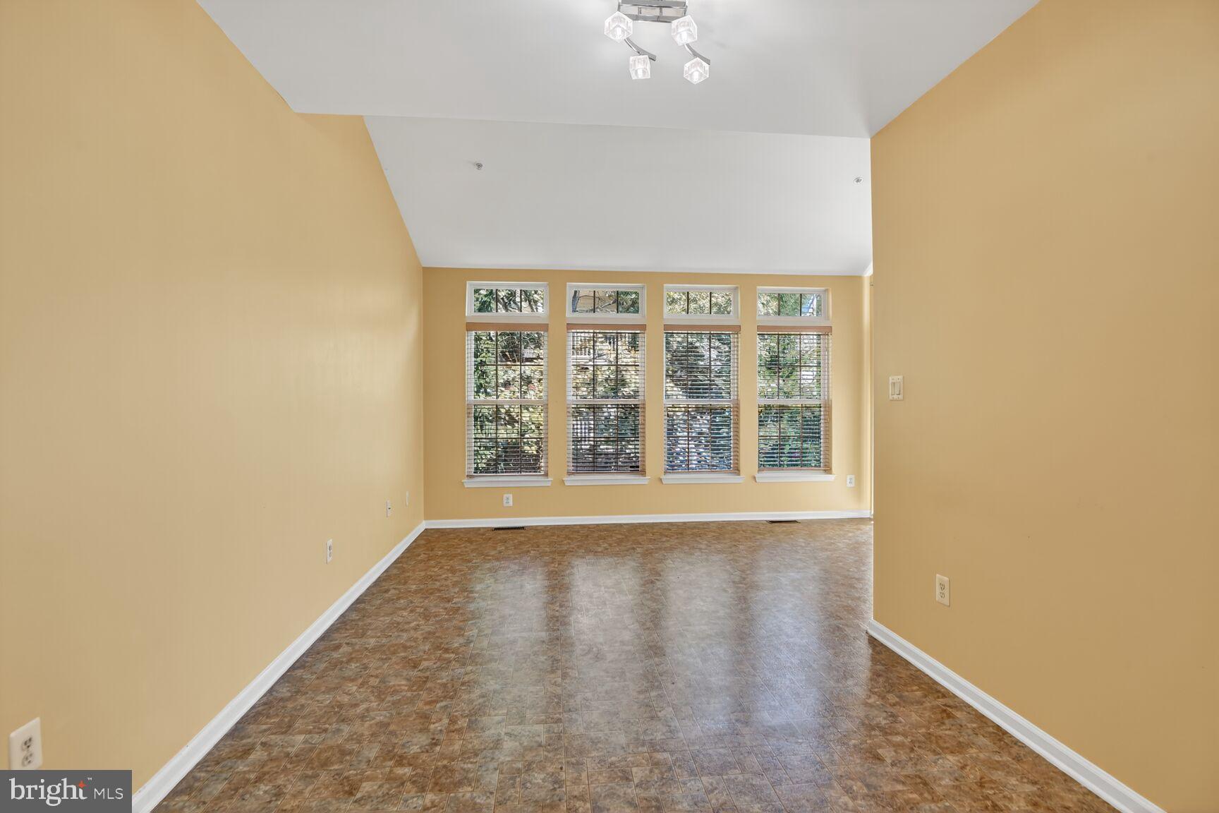 Real estate listing preview #16