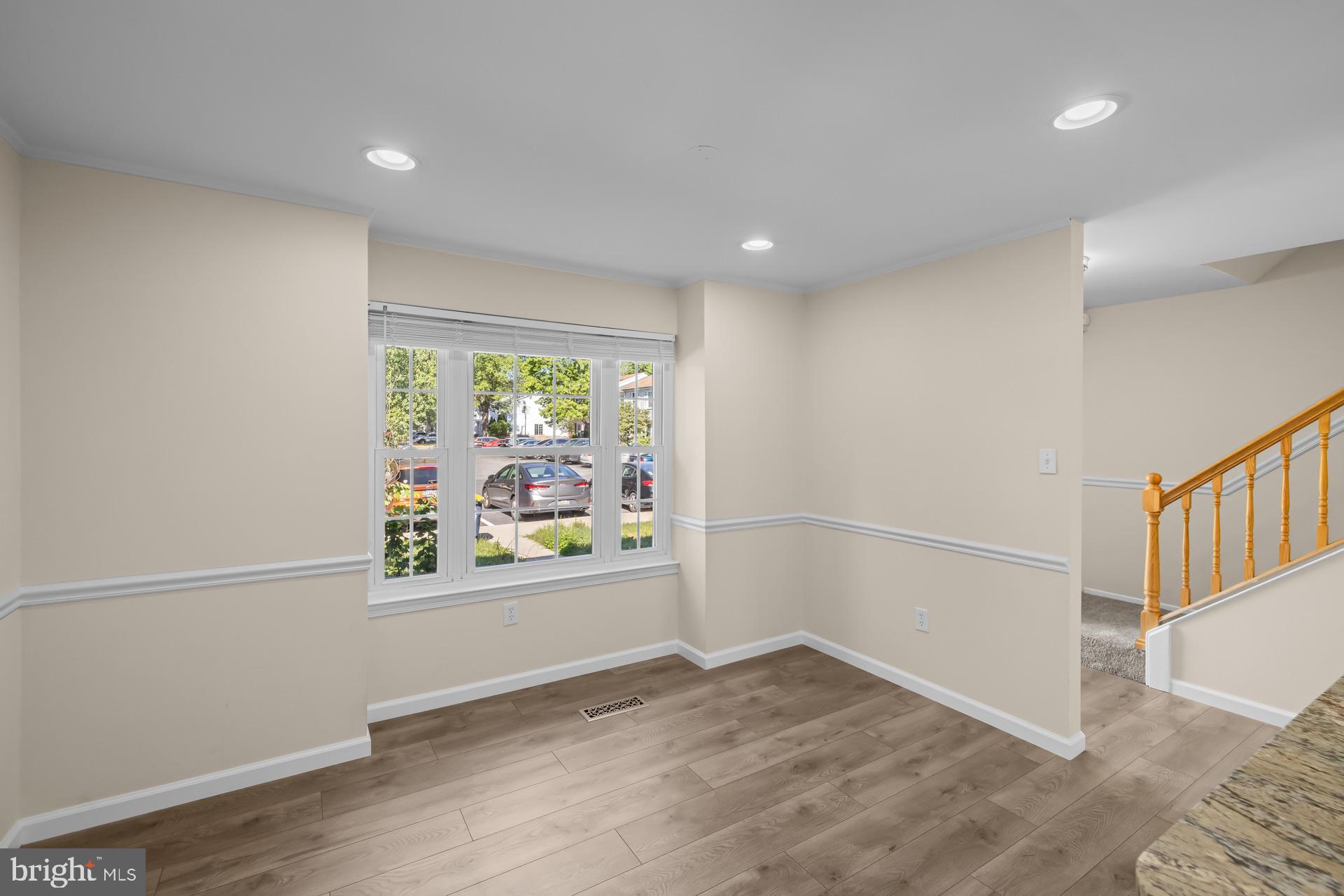 Real estate listing preview #6