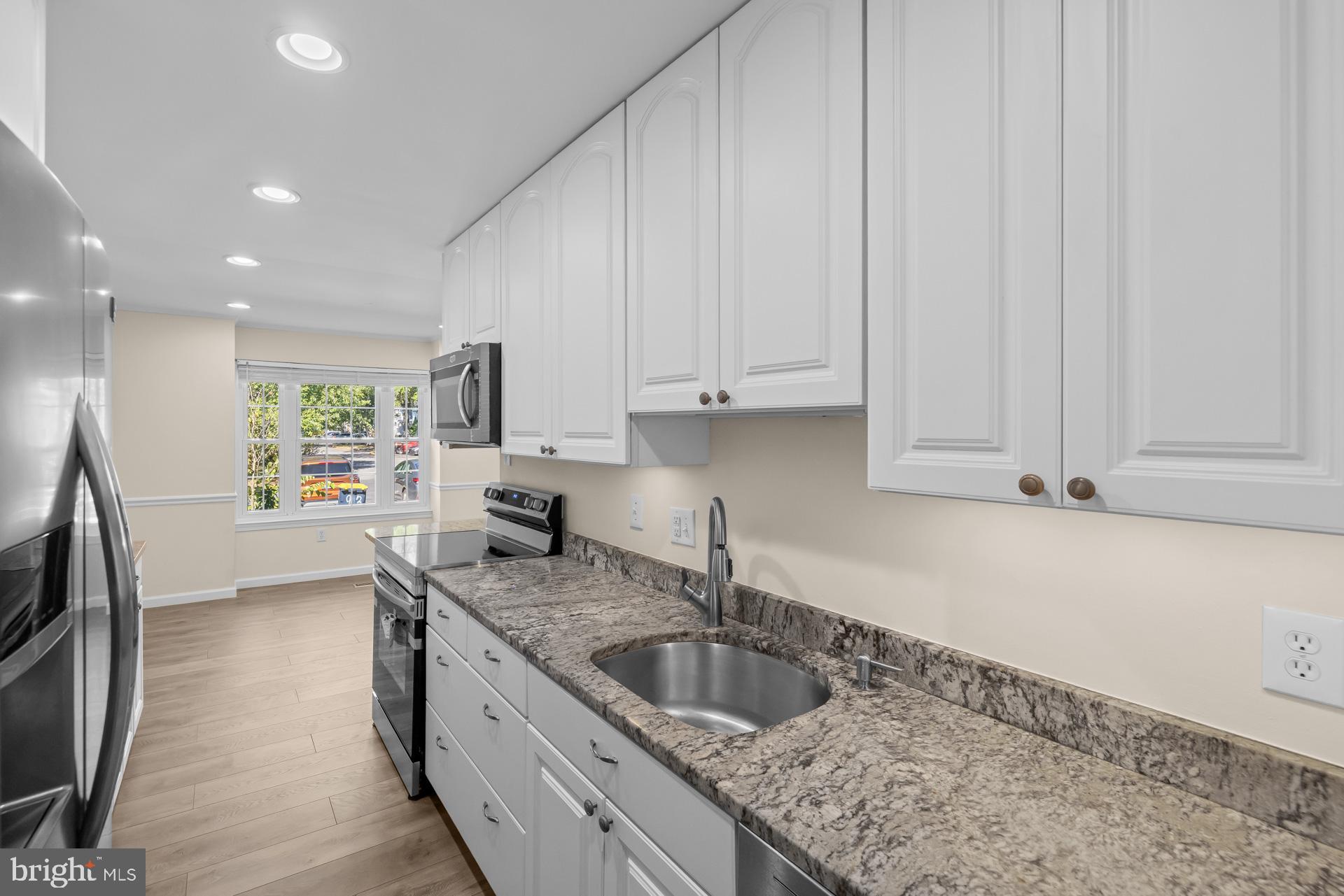 Real estate listing preview #8