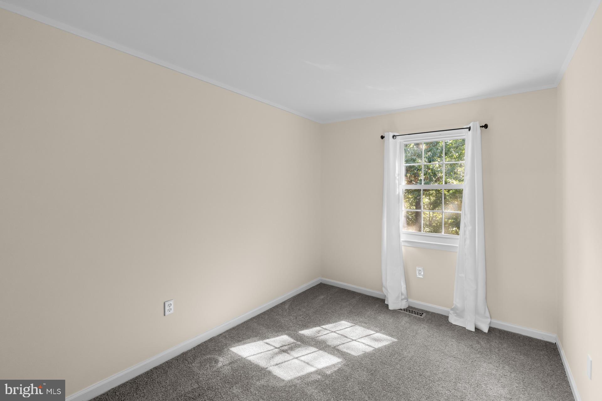 Real estate listing preview #14