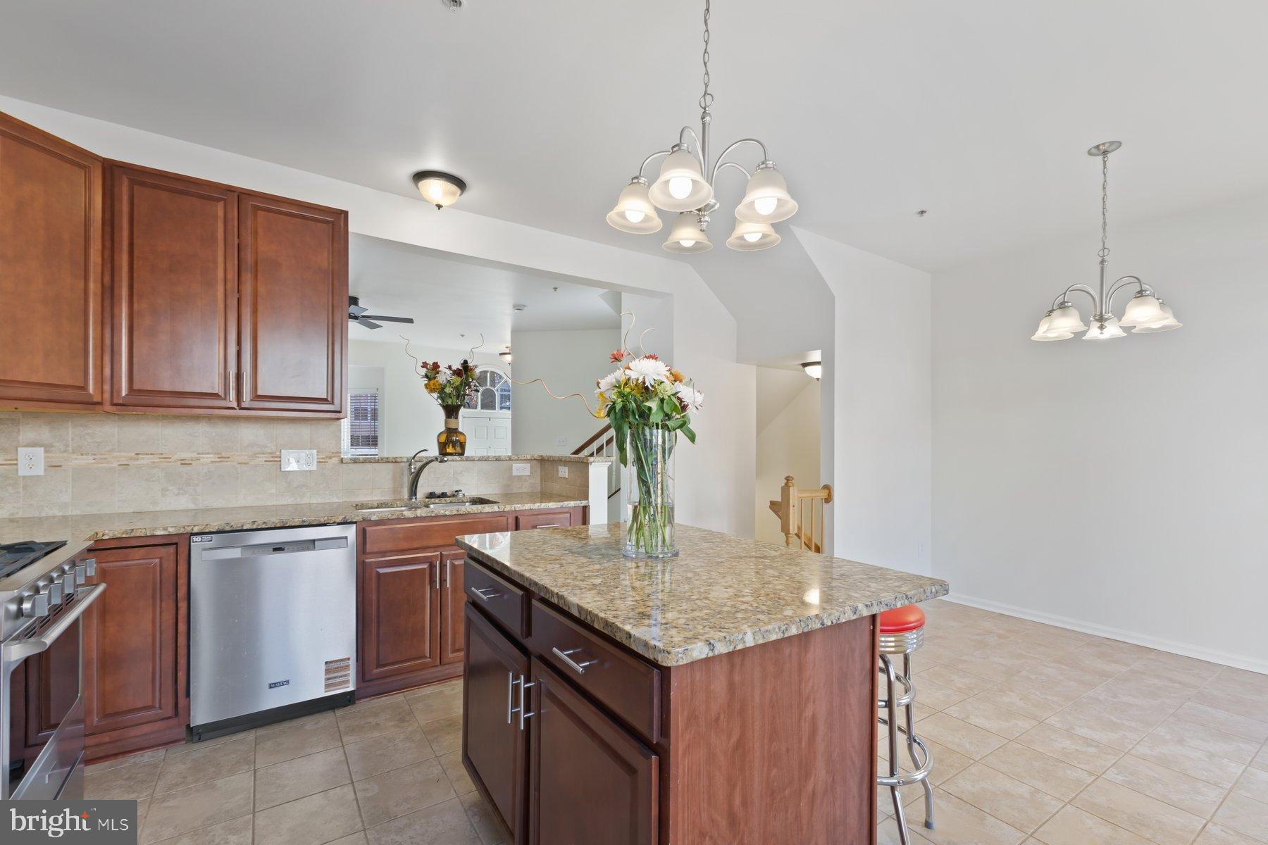 Real estate listing preview #12