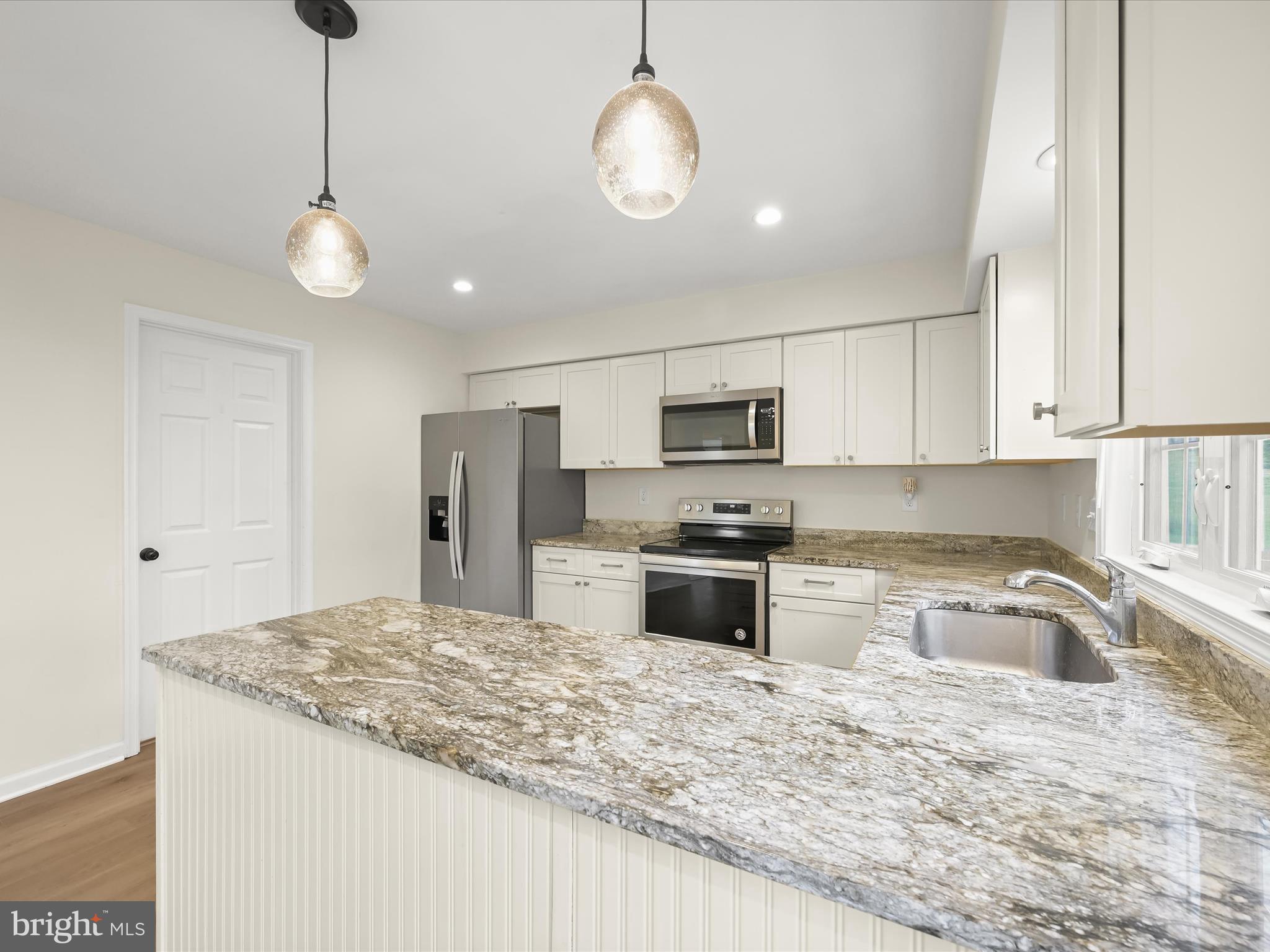 Real estate listing preview #16