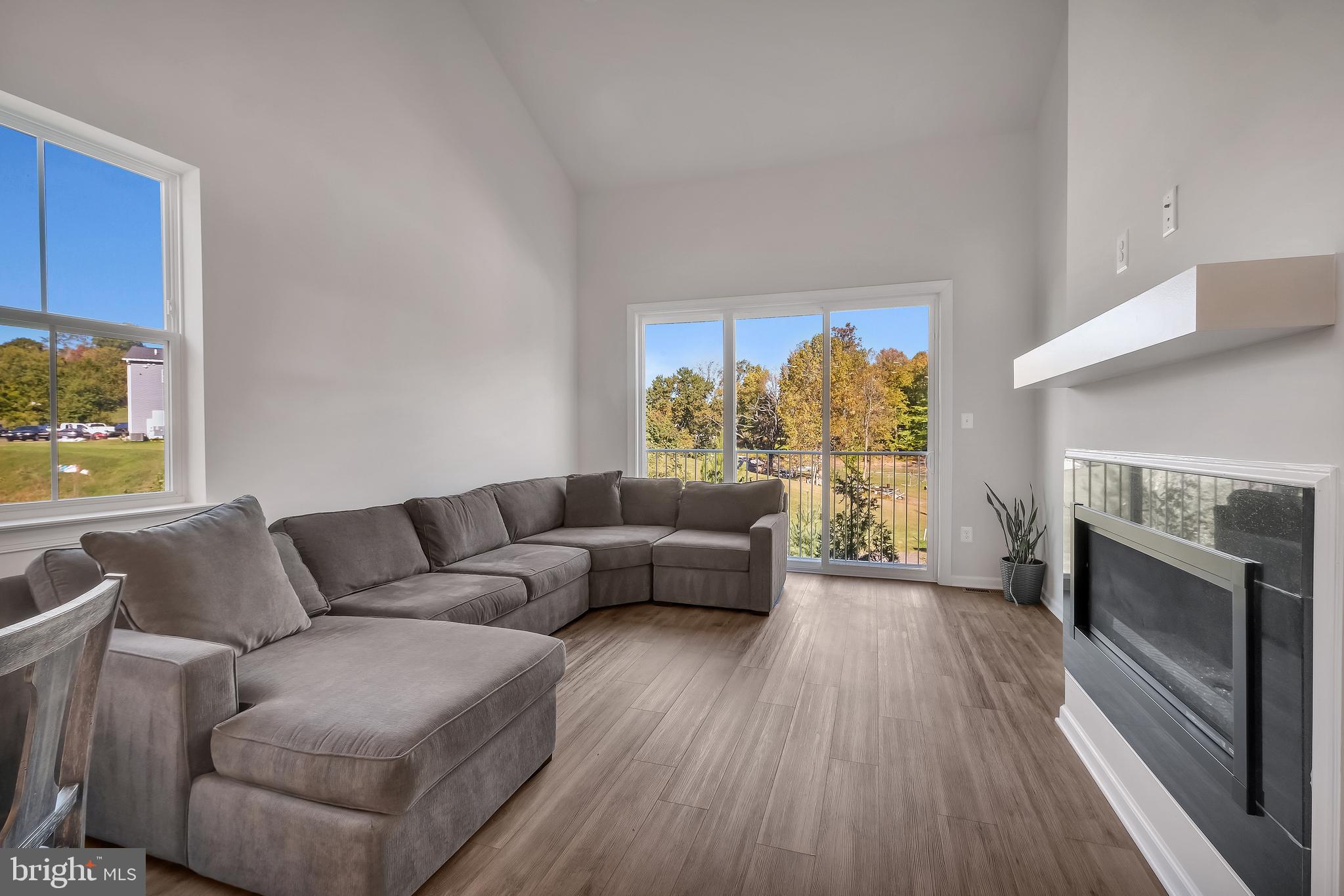 Real estate listing preview #8