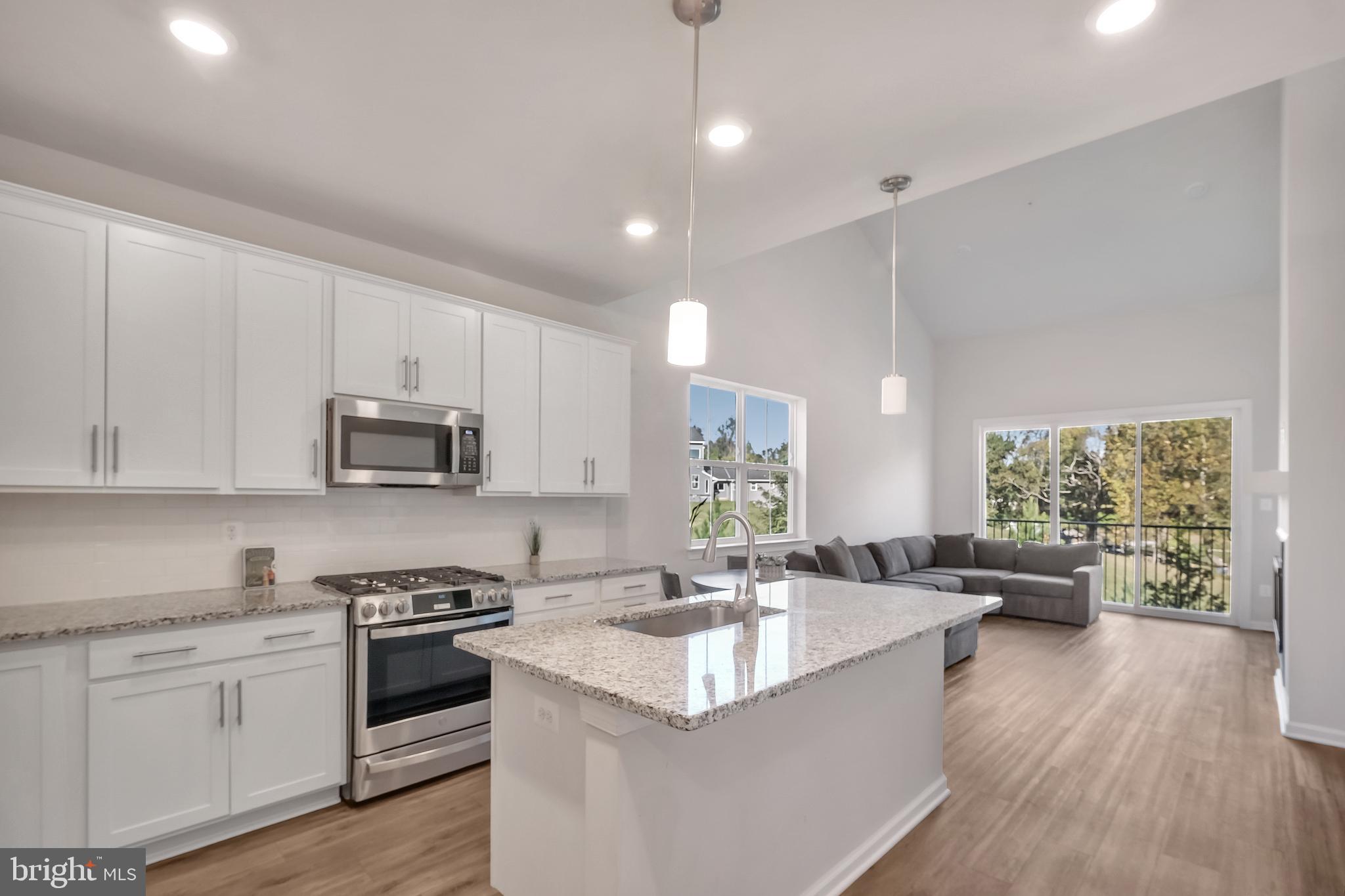 Real estate listing preview #2