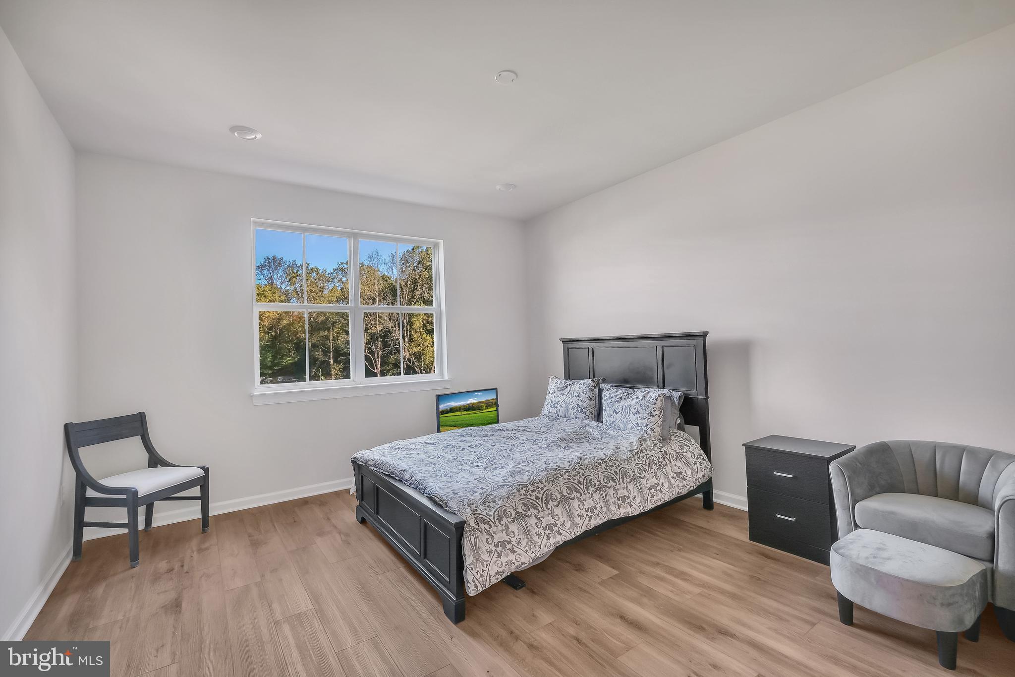 Real estate listing preview #14