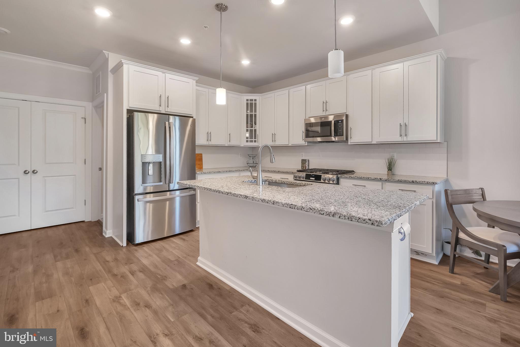 Real estate listing preview #4