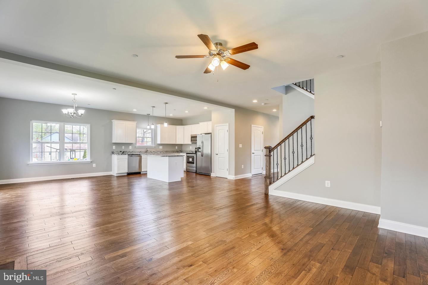 Real estate listing preview #14