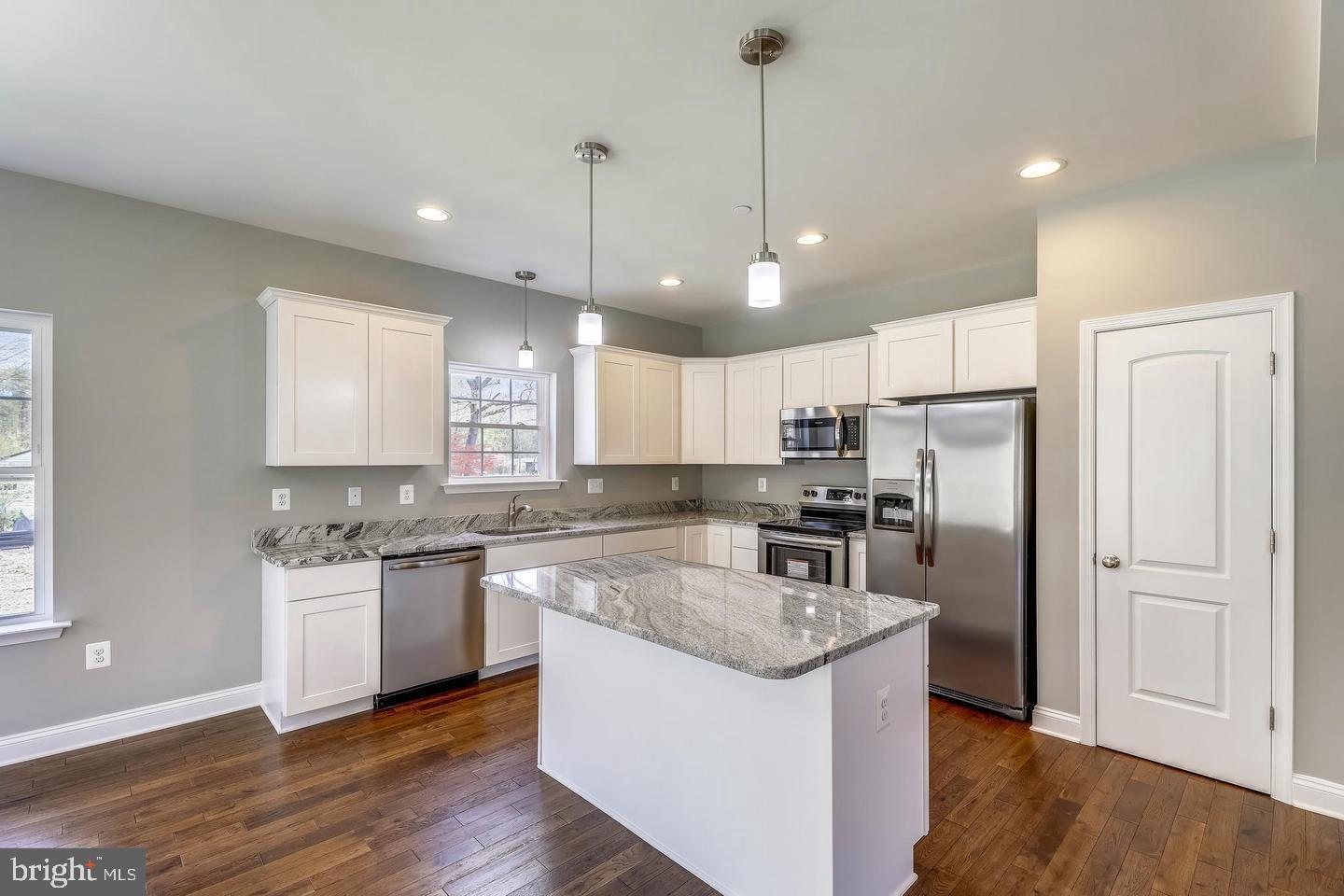 Real estate listing preview #5