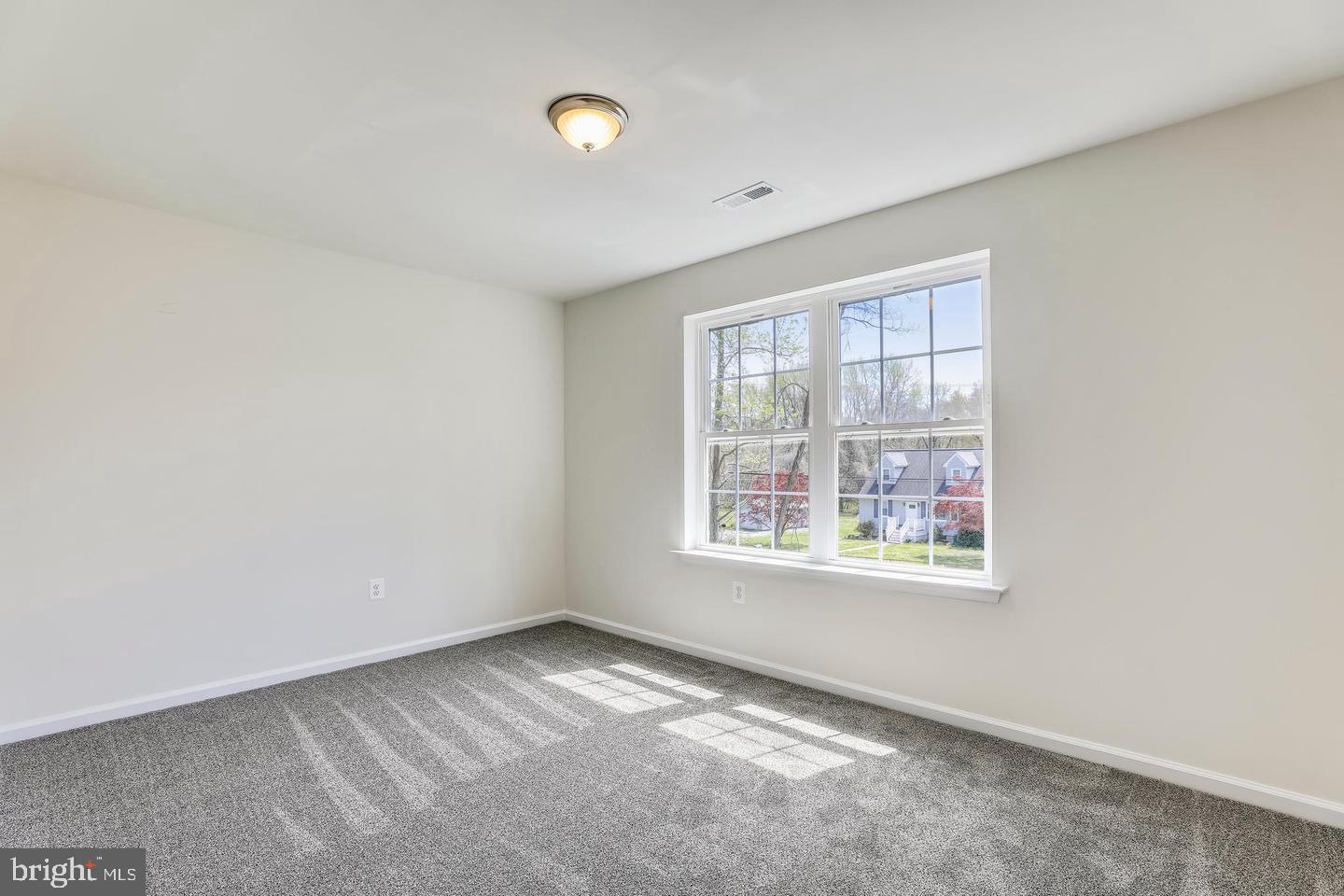 Real estate listing preview #24