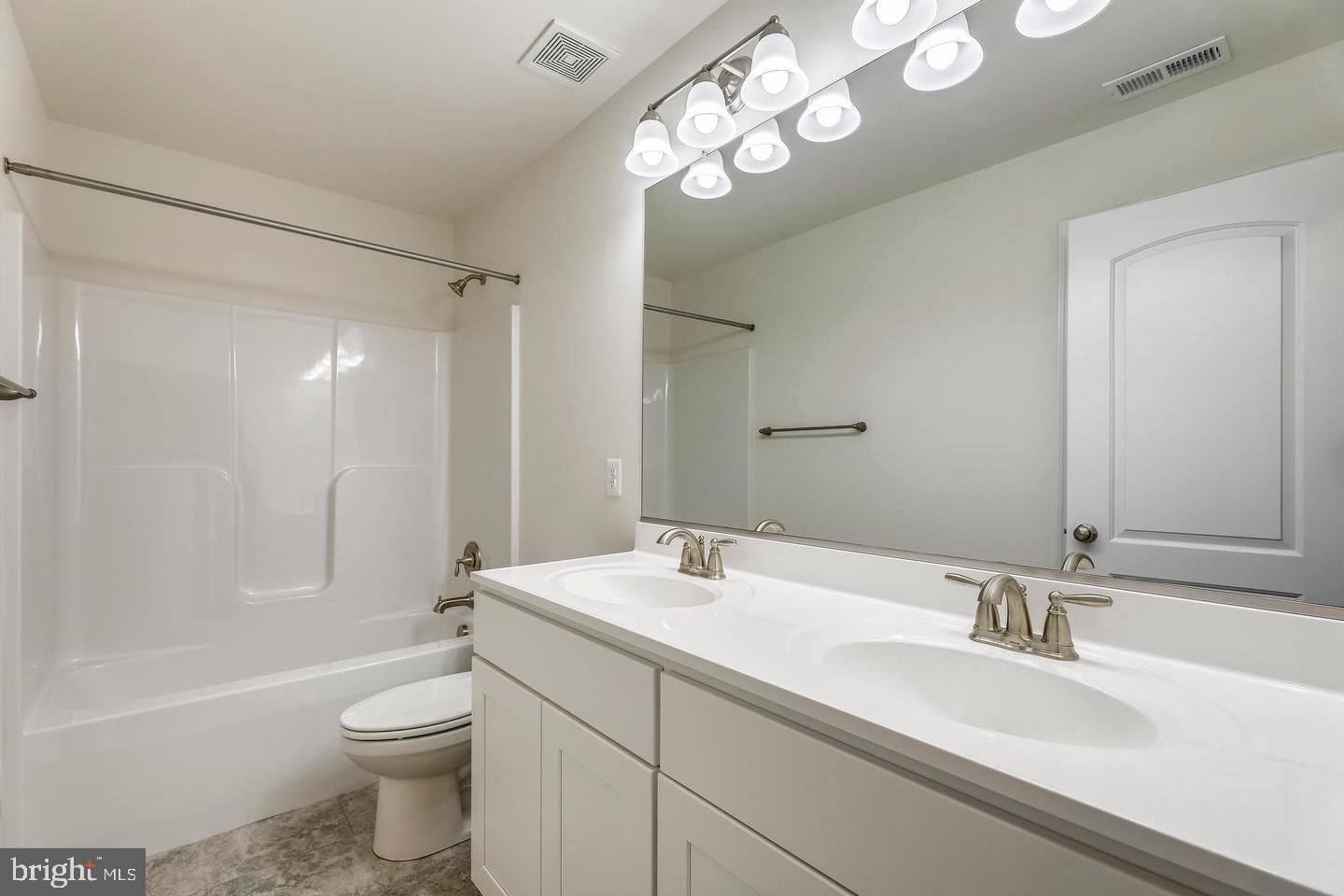 Real estate listing preview #25