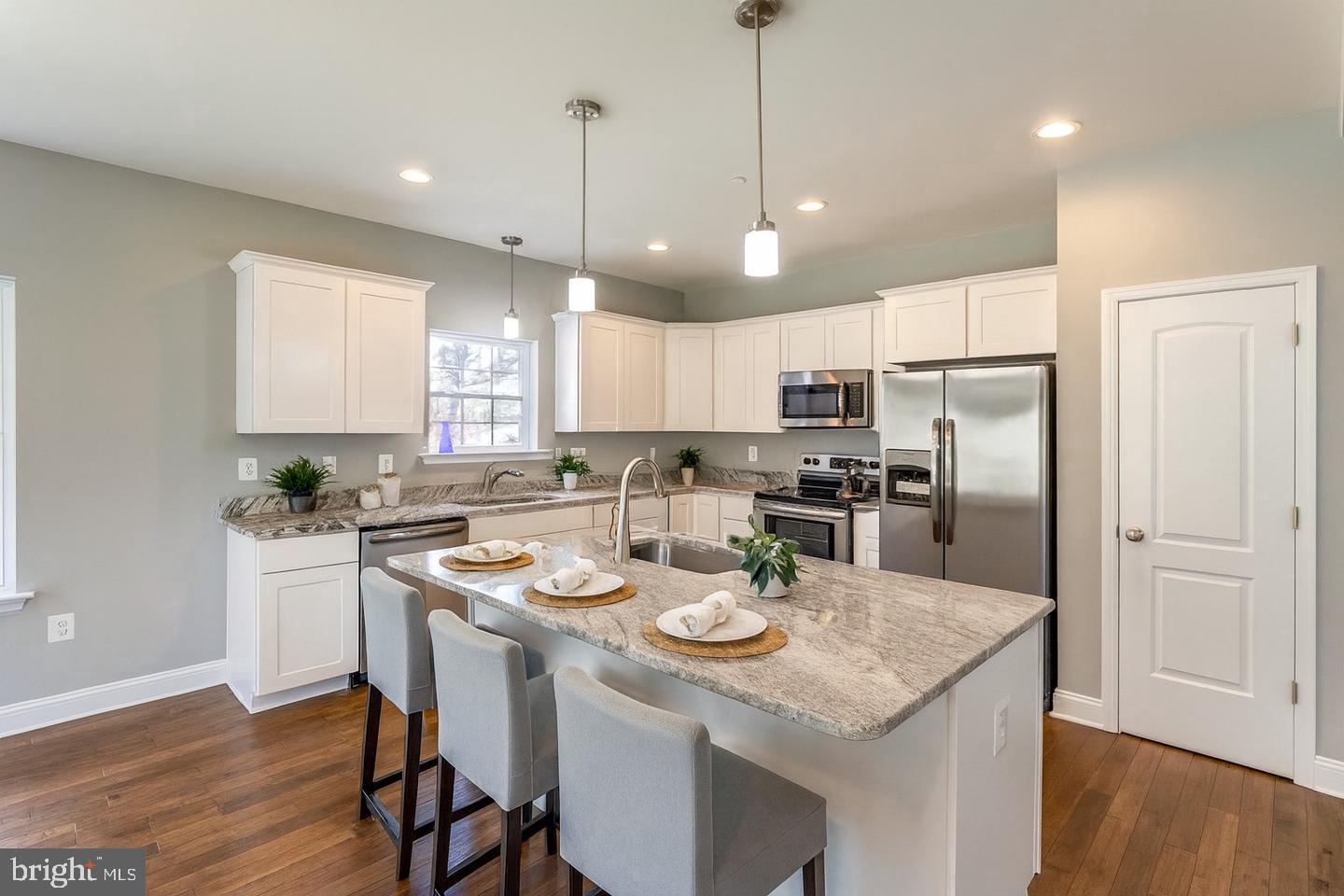 Real estate listing preview #3