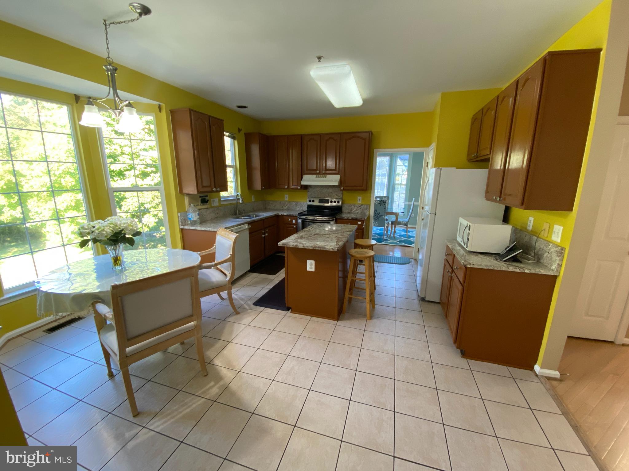 Real estate listing preview #14