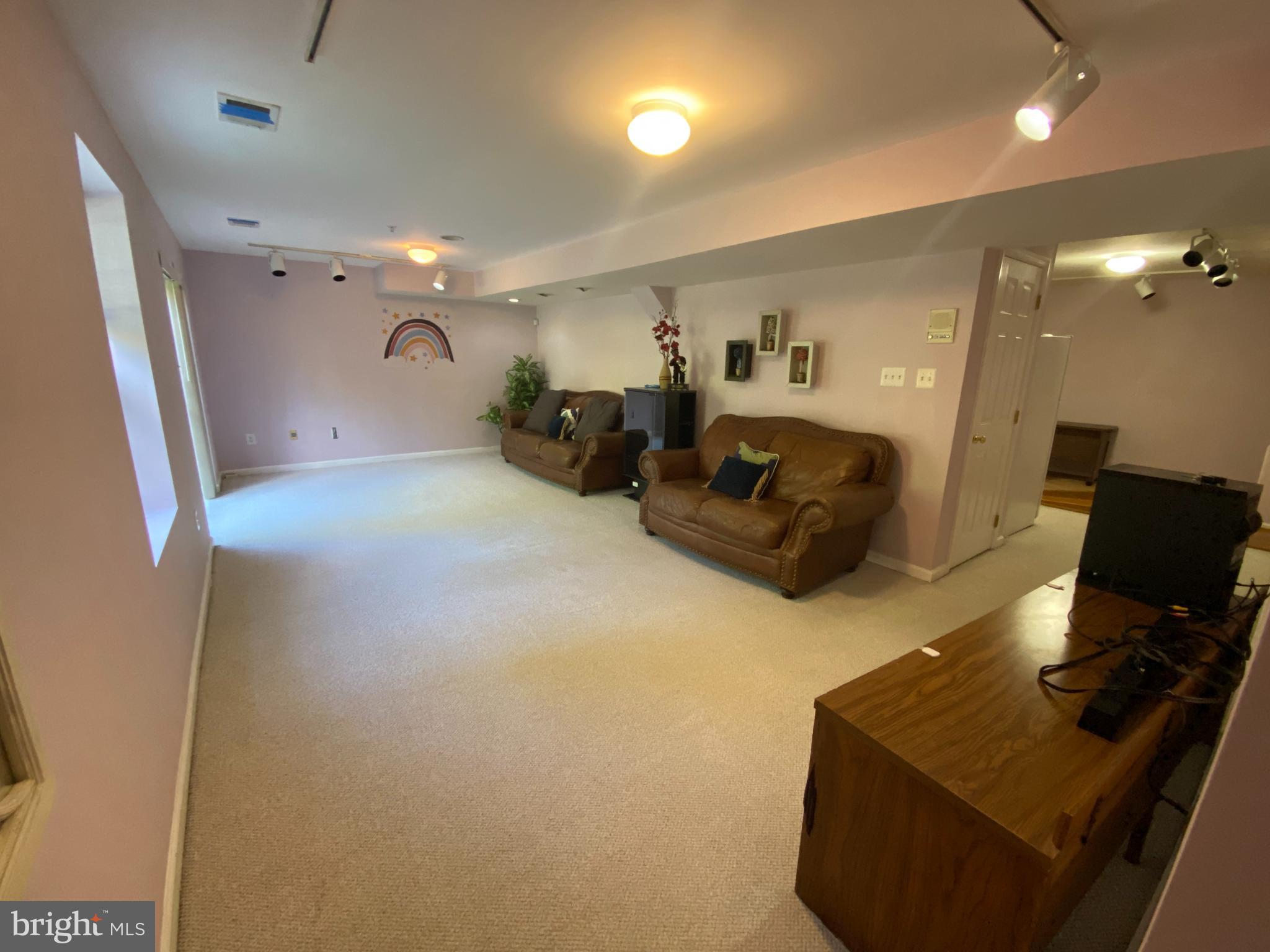 Real estate listing preview #17