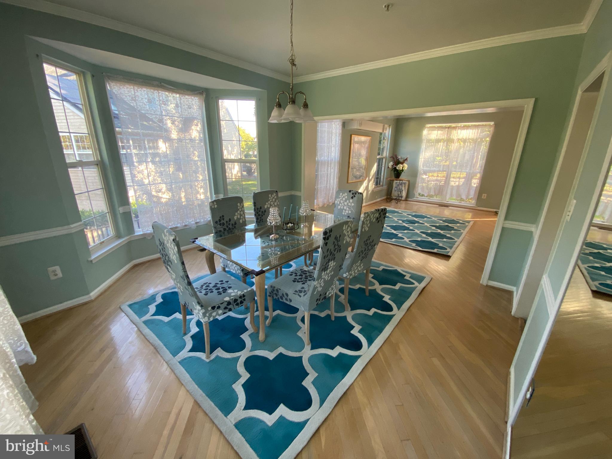 Real estate listing preview #8