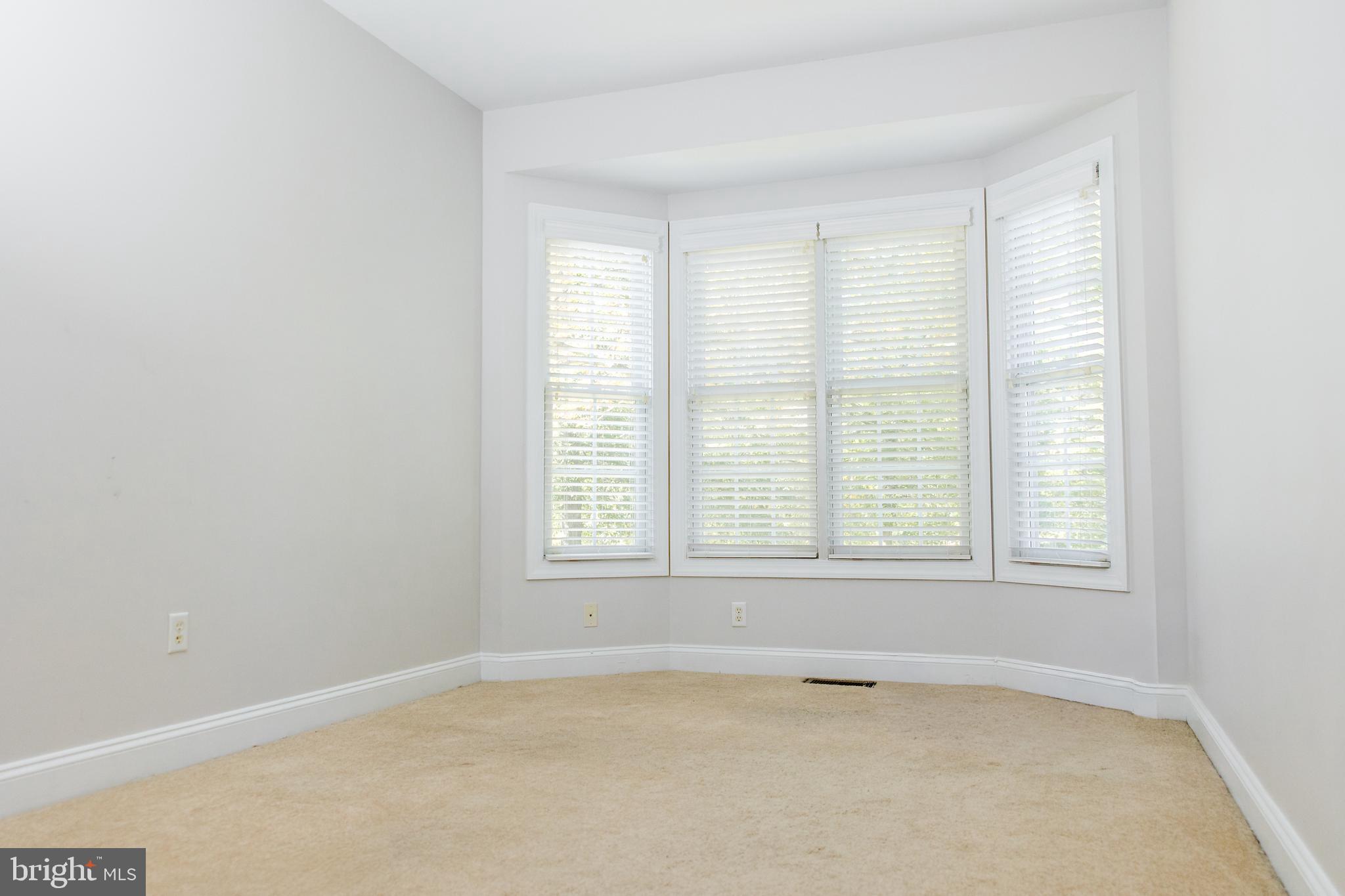 Real estate listing preview #11