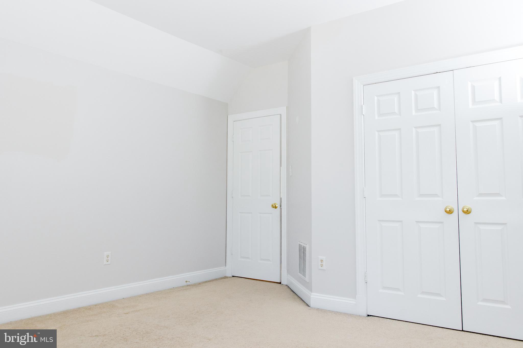 Real estate listing preview #24