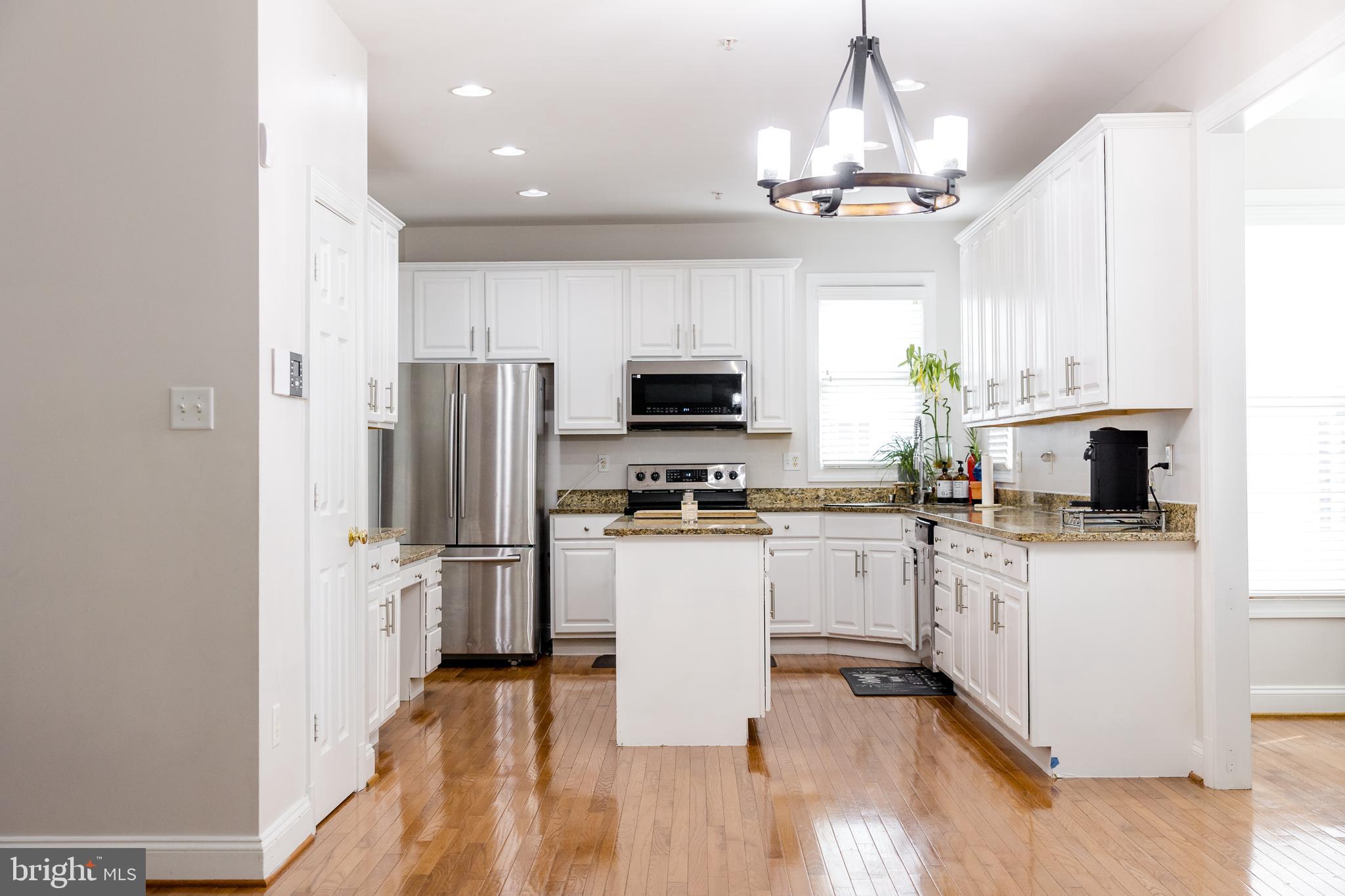 Real estate listing preview #7