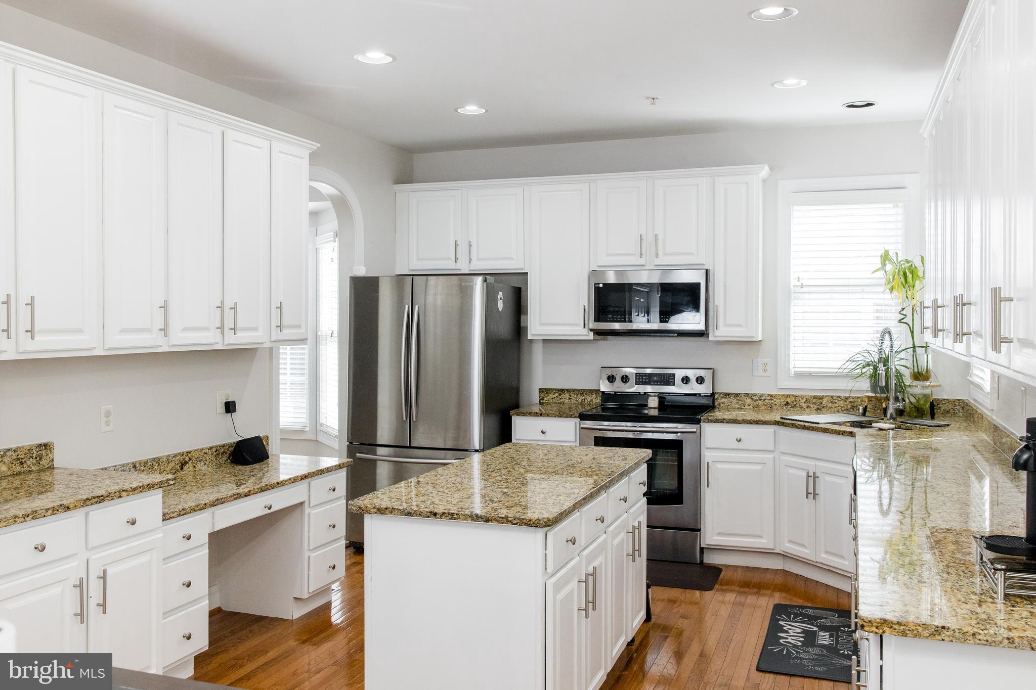 Real estate listing preview #6