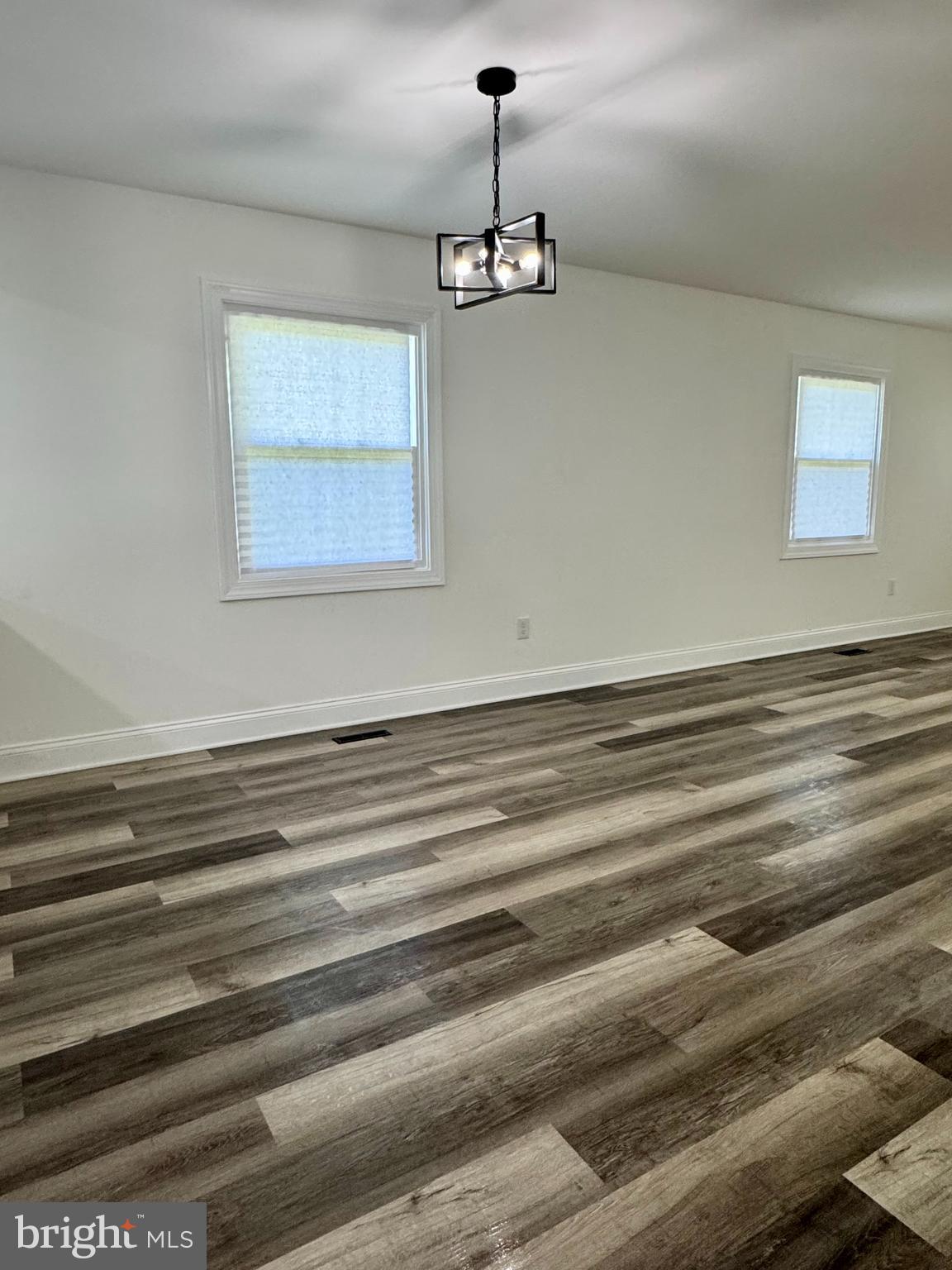 Real estate listing preview #8