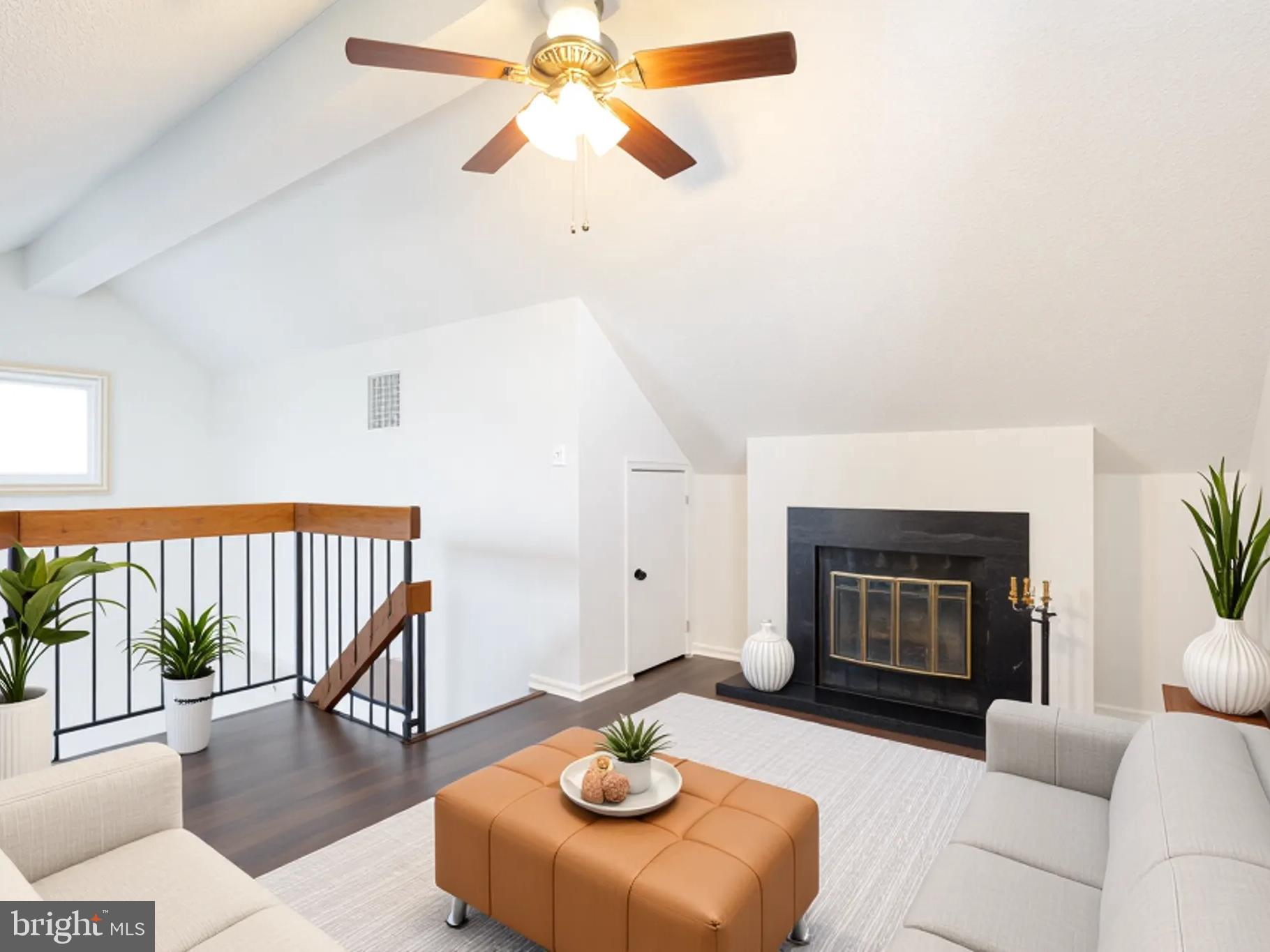 Real estate listing preview #6