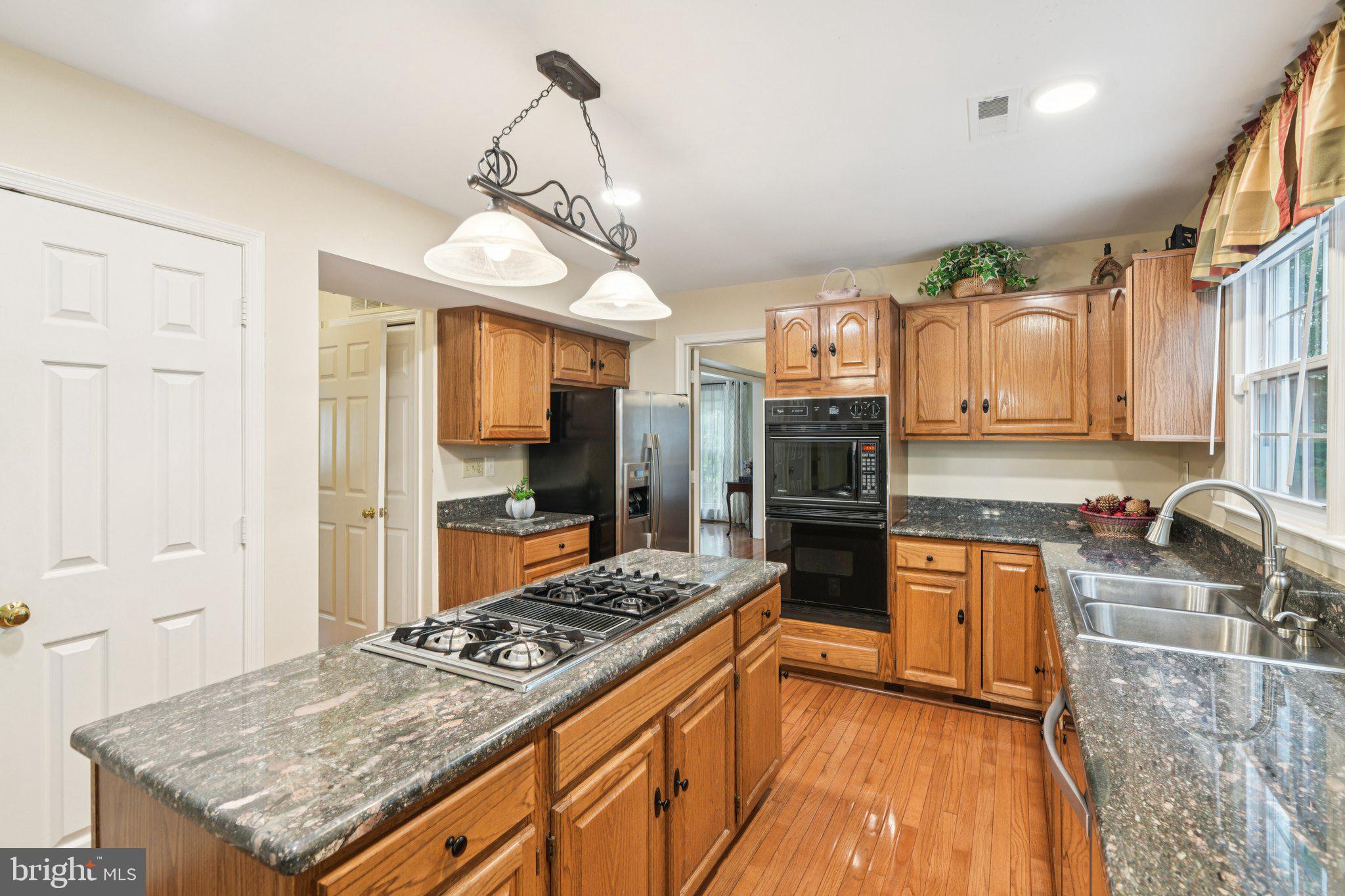 Real estate listing preview #8