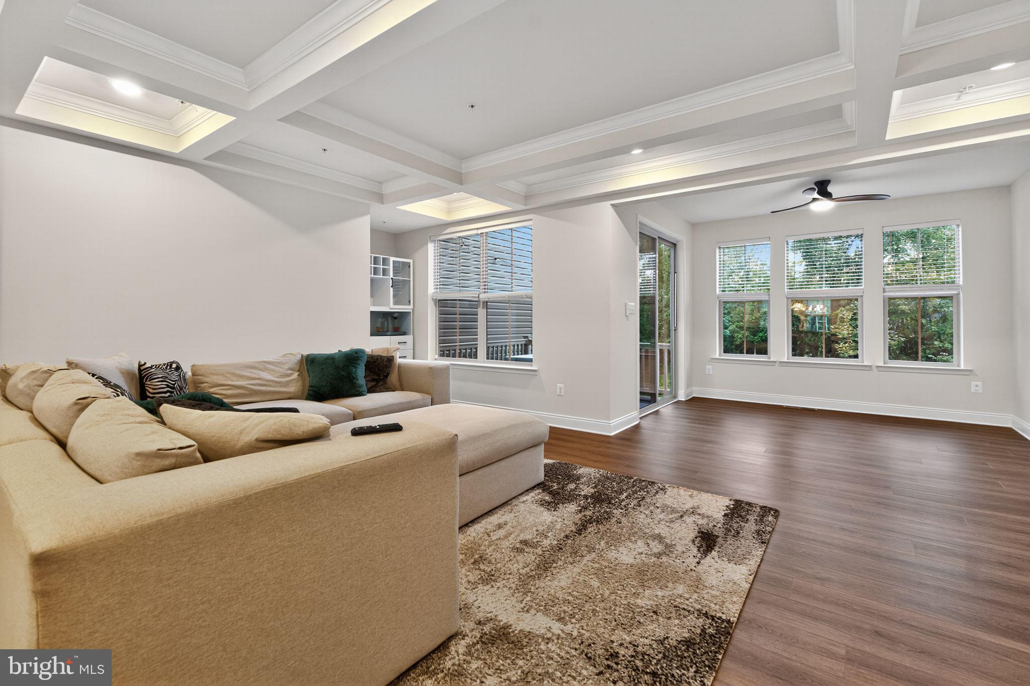 Real estate listing preview #8